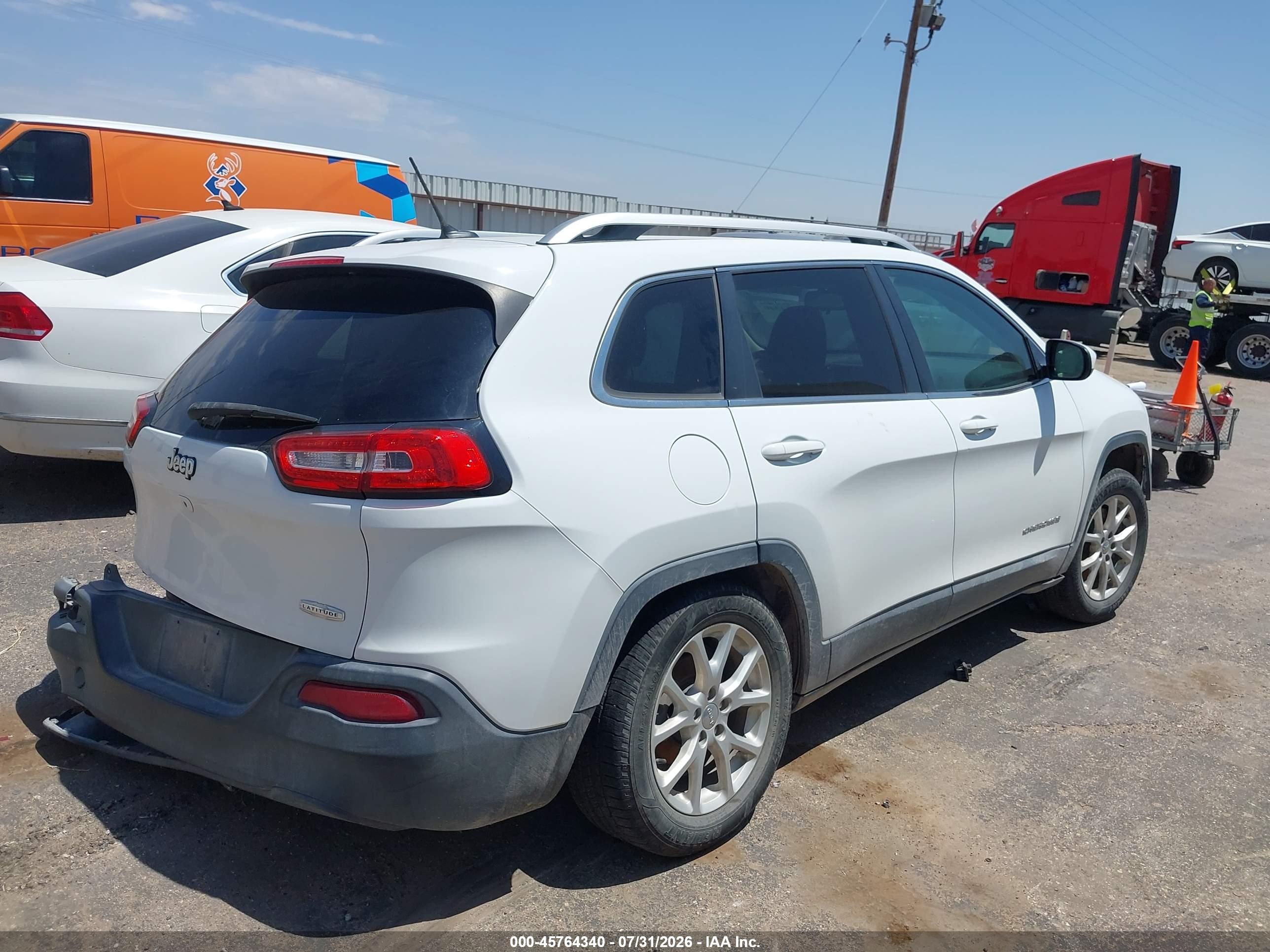 2015 Jeep Cherokee Latitude White vin: 1C4PJLCB7FW690653