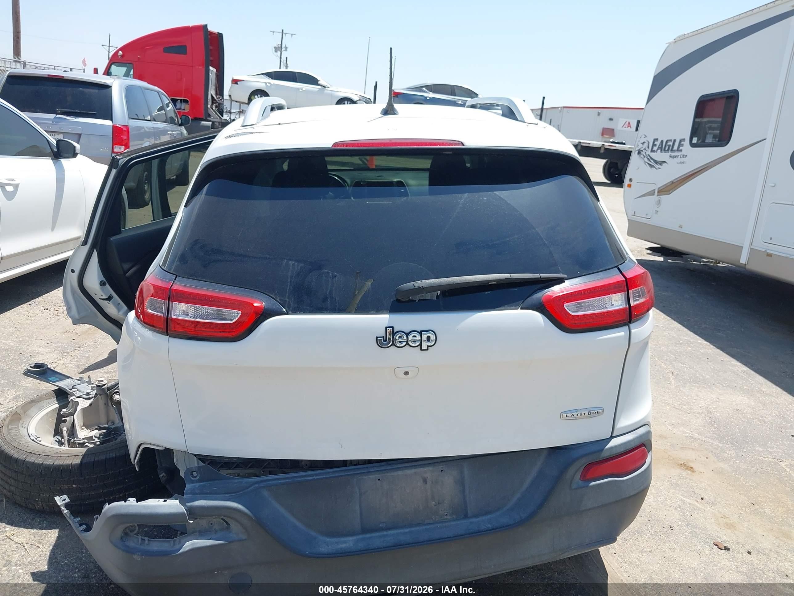 2015 Jeep Cherokee Latitude White vin: 1C4PJLCB7FW690653