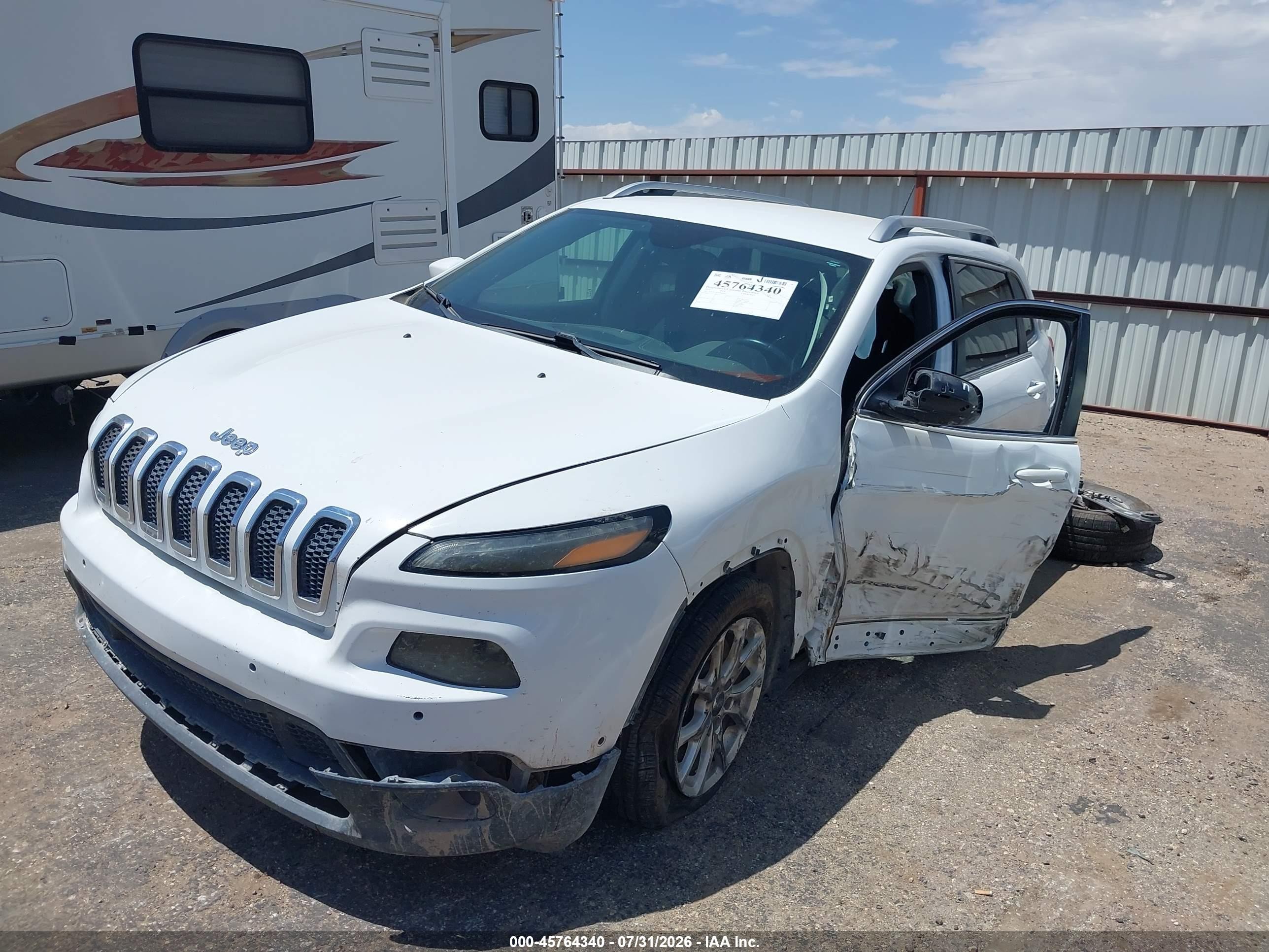 2015 Jeep Cherokee Latitude White vin: 1C4PJLCB7FW690653