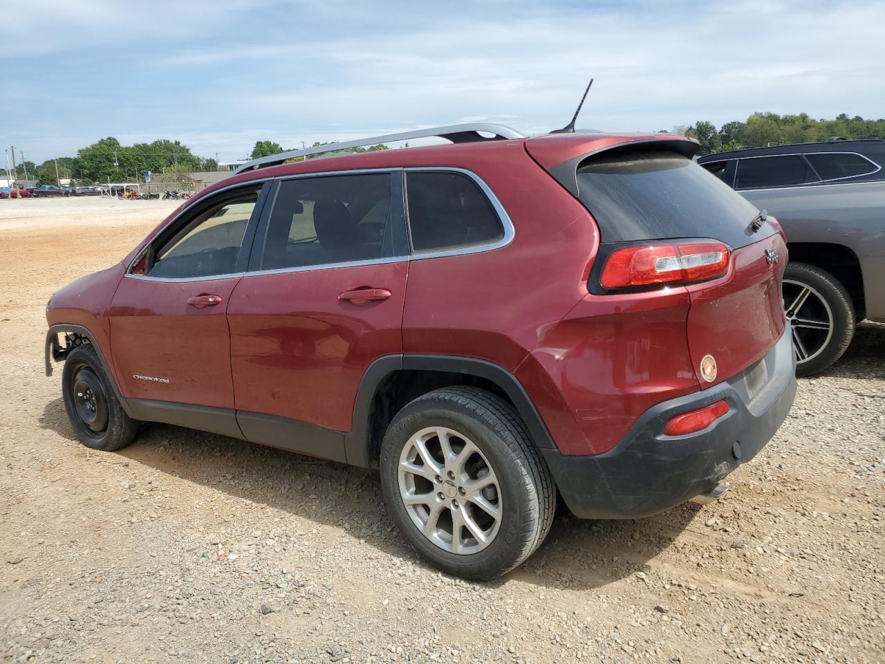 2015 Jeep Cherokee Latitude Red vin: 1C4PJLCB7FW712697