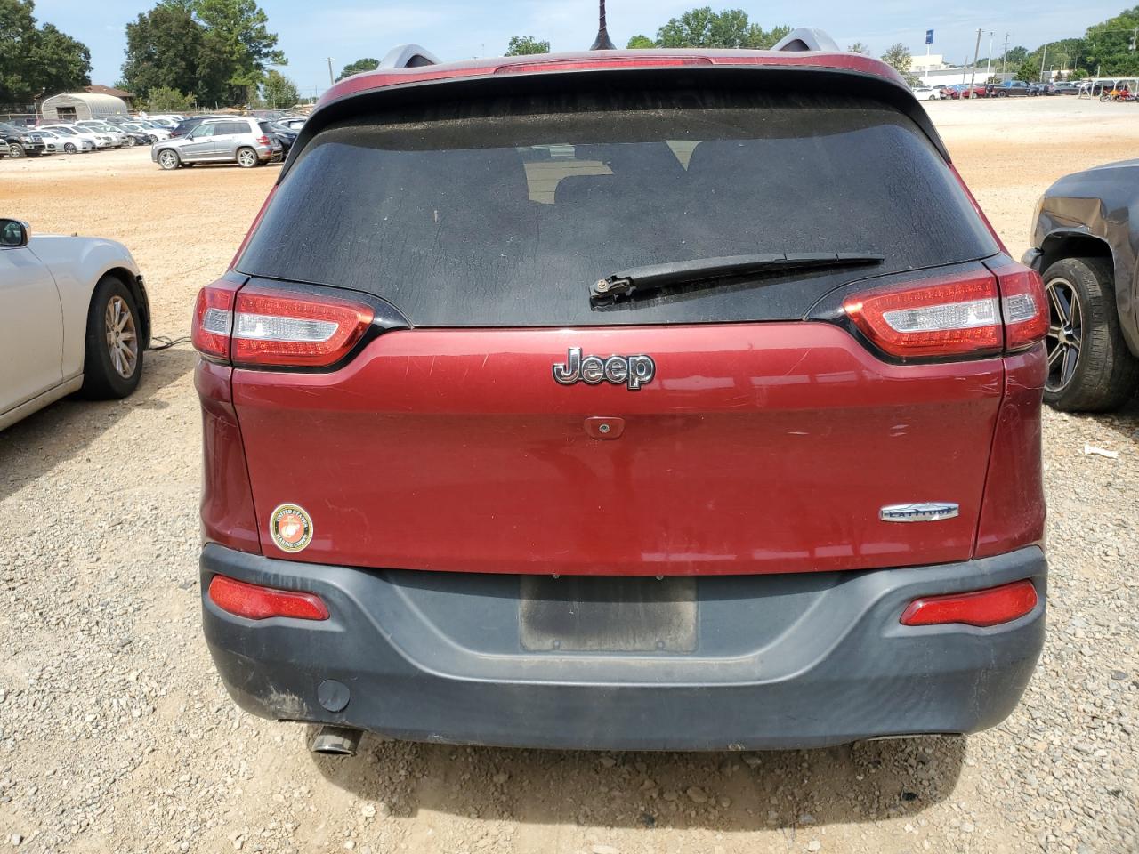 2015 Jeep Cherokee Latitude Red vin: 1C4PJLCB7FW712697