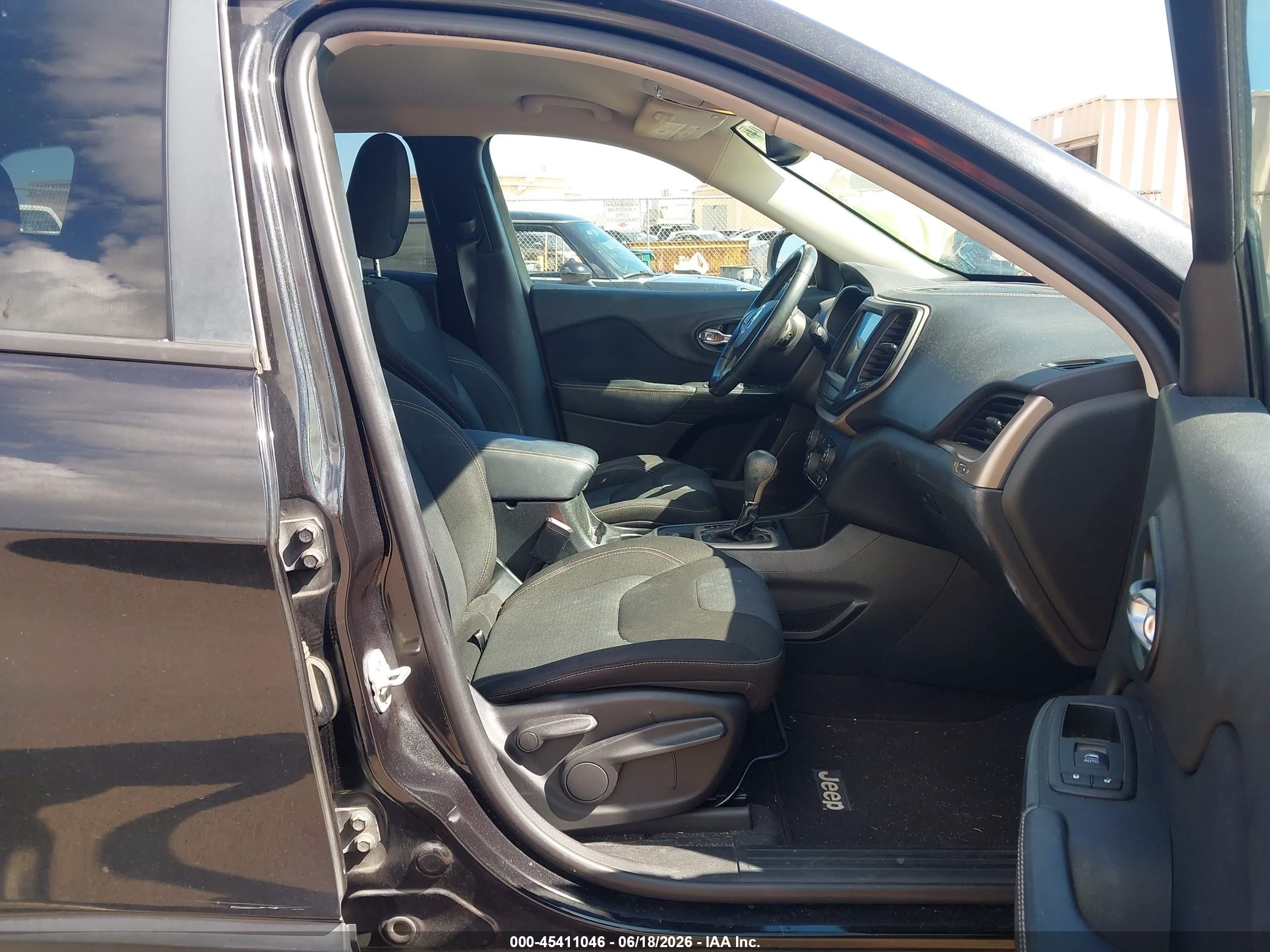 2015 Jeep Cherokee Latitude Altitude Black vin: 1C4PJLCB7FW759910