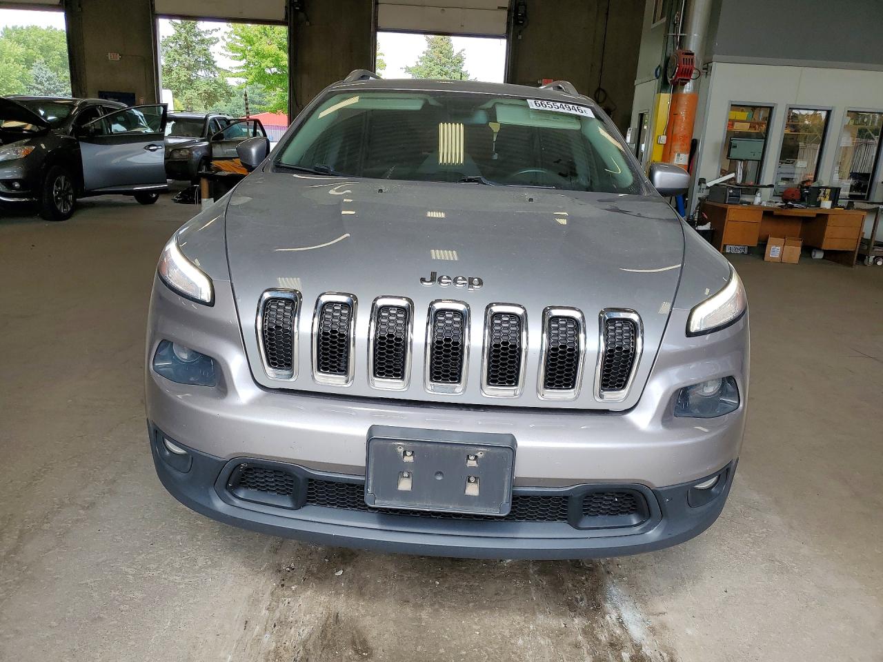 2015 Jeep Cherokee Latitude Silver vin: 1C4PJLCB7FW790705