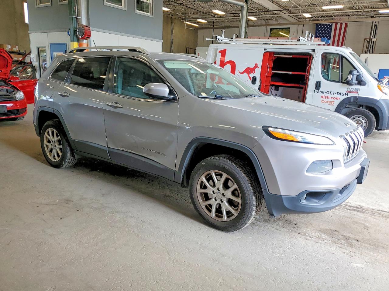 2015 Jeep Cherokee Latitude Silver vin: 1C4PJLCB7FW790705