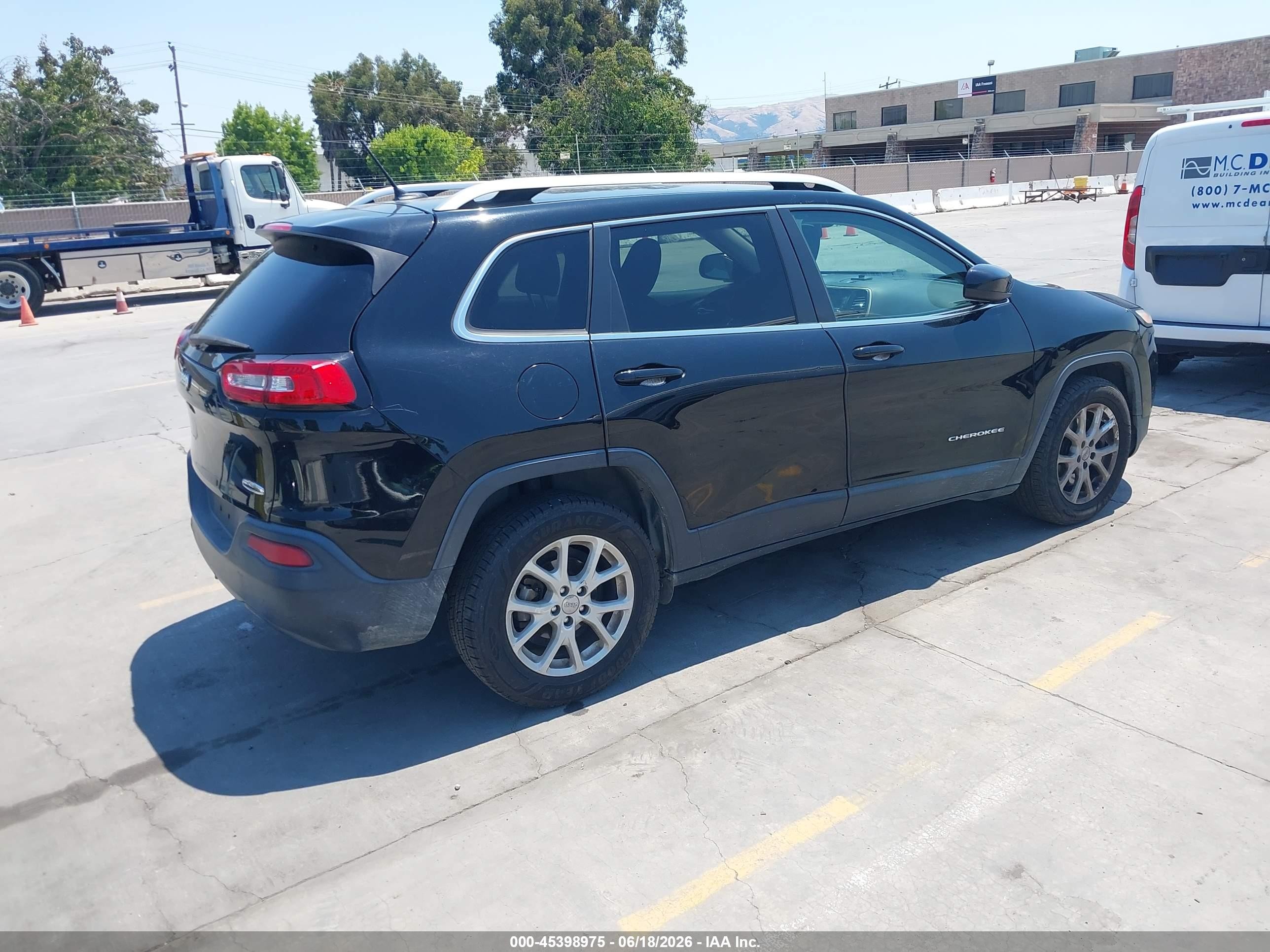2018 Jeep Cherokee Latitude Fwd Black vin: 1C4PJLCB7JD561123