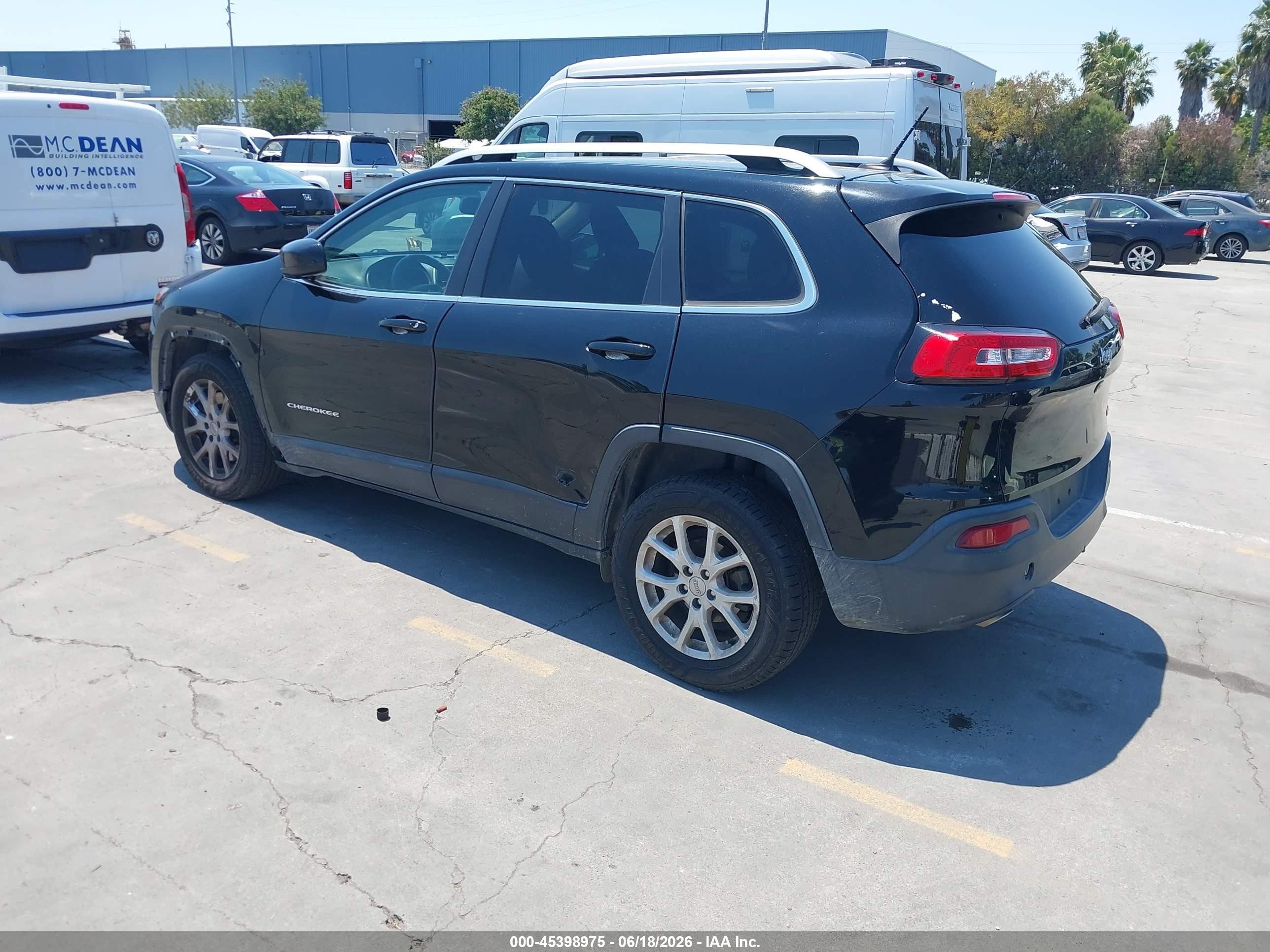 2018 Jeep Cherokee Latitude Fwd Black vin: 1C4PJLCB7JD561123