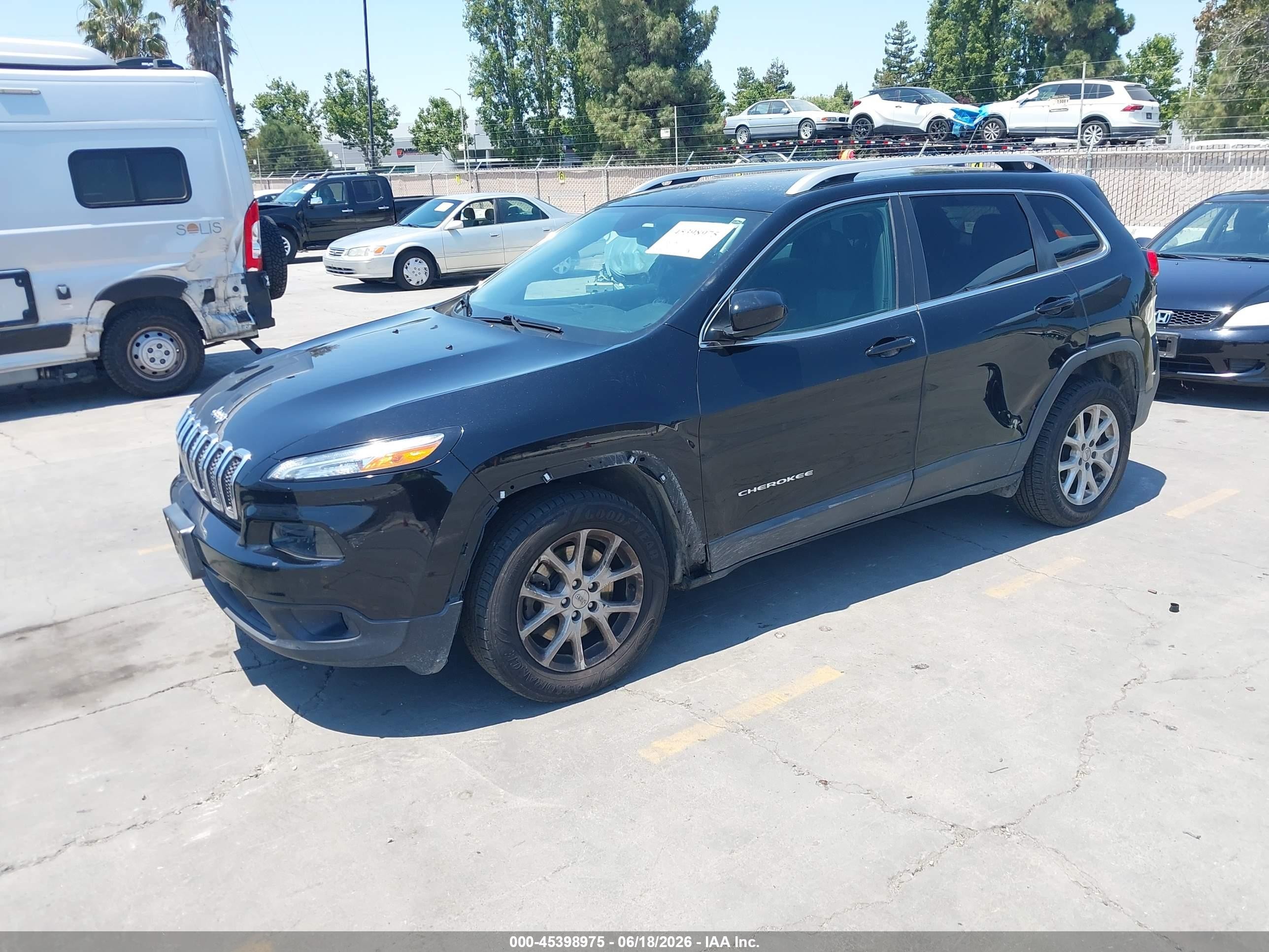2018 Jeep Cherokee Latitude Fwd Black vin: 1C4PJLCB7JD561123
