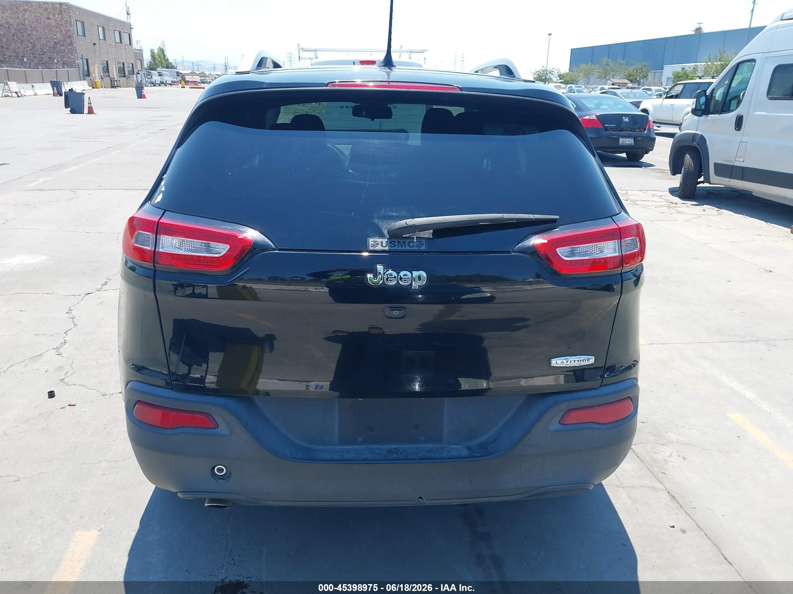 2018 Jeep Cherokee Latitude Fwd Black vin: 1C4PJLCB7JD561123