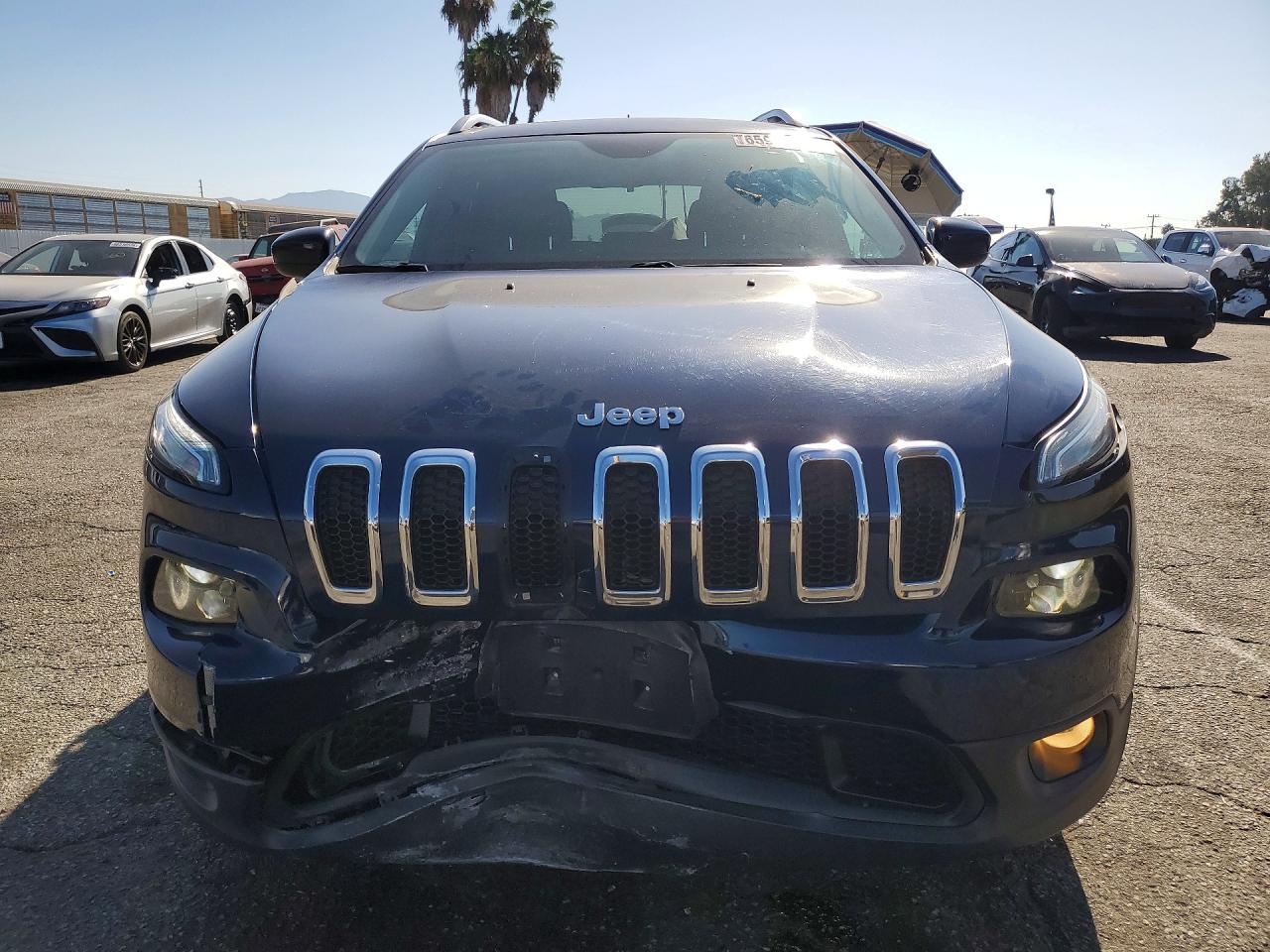 2018 Jeep Cherokee Latitude Blue vin: 1C4PJLCB7JD563468