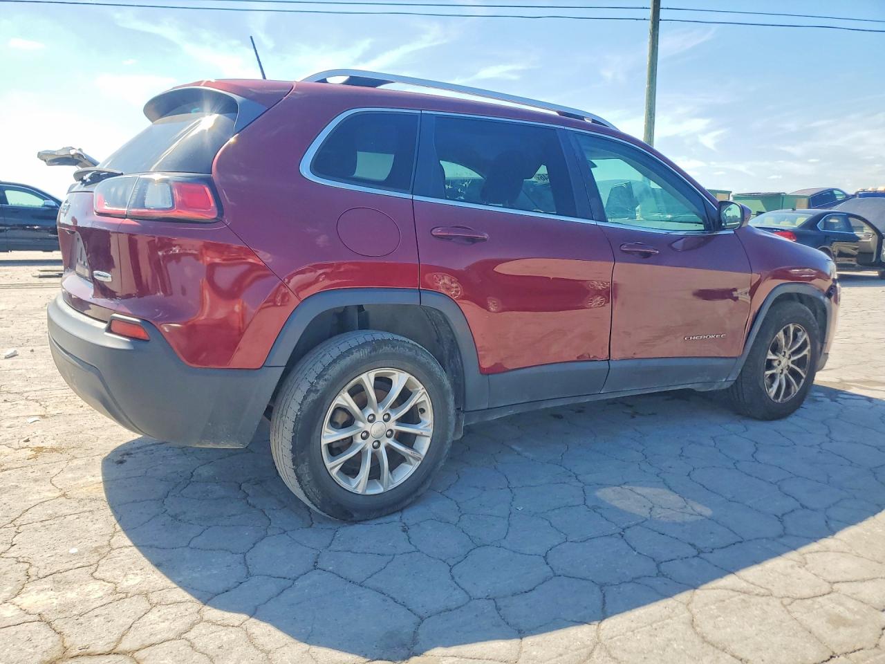 2019 Jeep Cherokee Latitude Maroon vin: 1C4PJLCB7KD488241