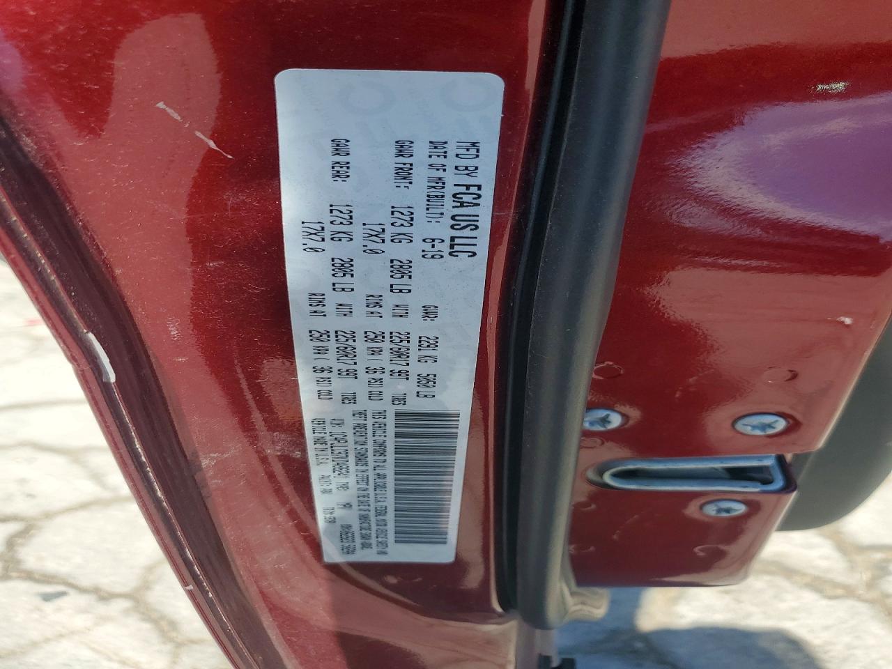 2019 Jeep Cherokee Latitude Maroon vin: 1C4PJLCB7KD488241