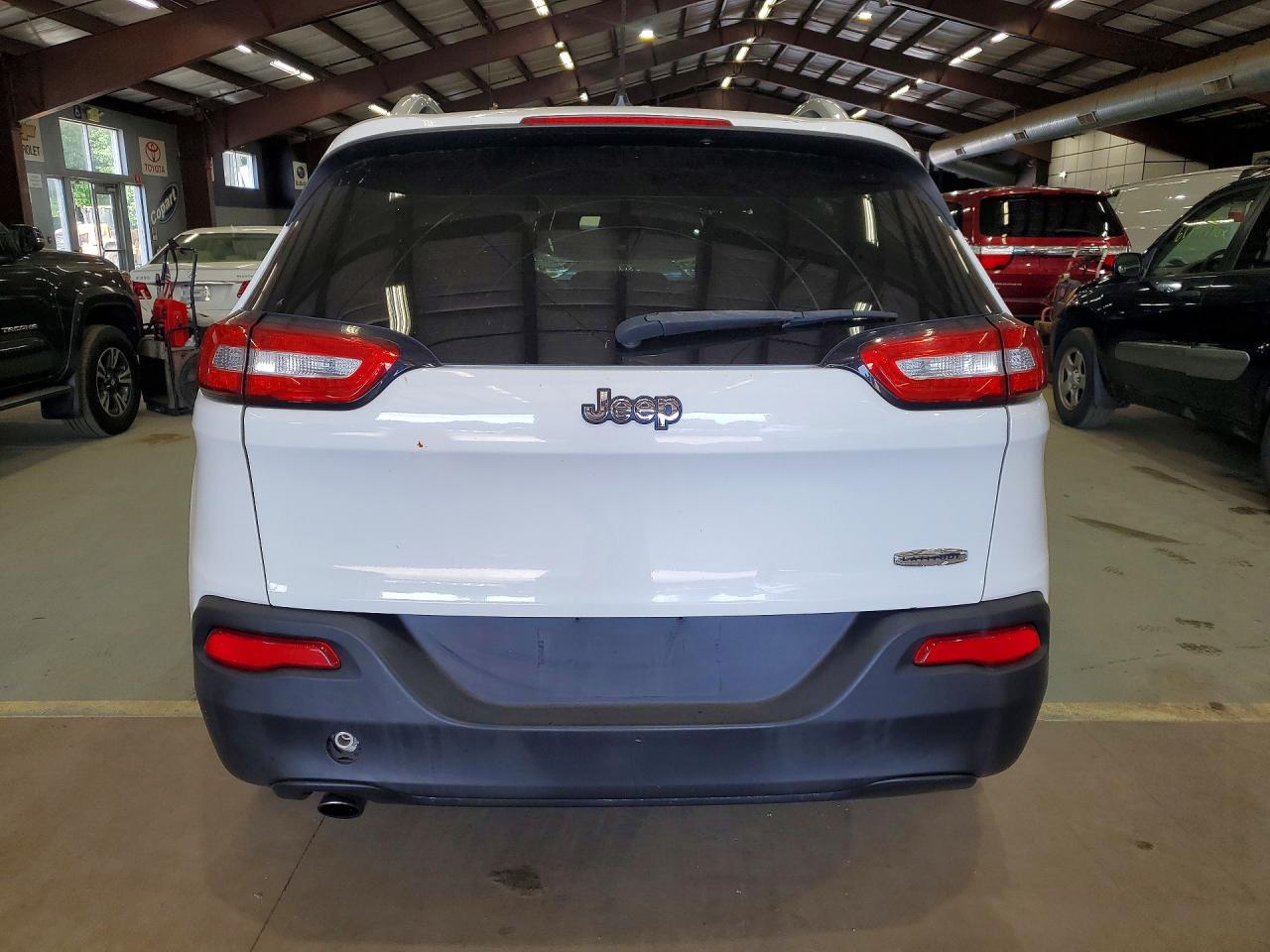 2014 Jeep Cherokee Latitude White vin: 1C4PJLCB8EW149237