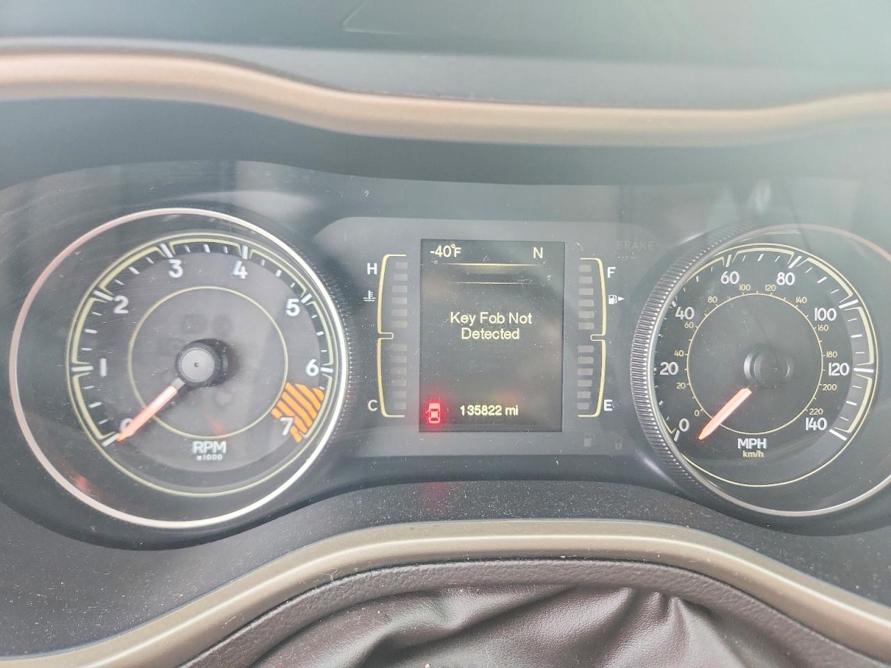 2014 Jeep Cherokee Latitude Beige vin: 1C4PJLCB8EW252934