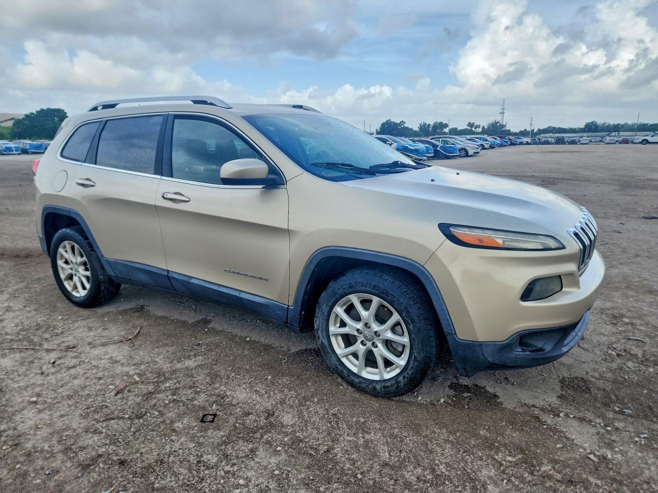 2014 Jeep Cherokee Latitude Beige vin: 1C4PJLCB8EW252934