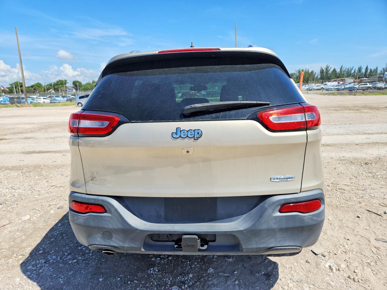 2014 Jeep Cherokee Latitude Beige vin: 1C4PJLCB8EW252934