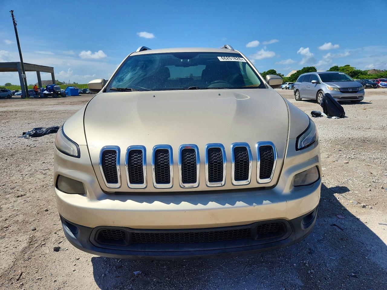 2014 Jeep Cherokee Latitude Beige vin: 1C4PJLCB8EW252934