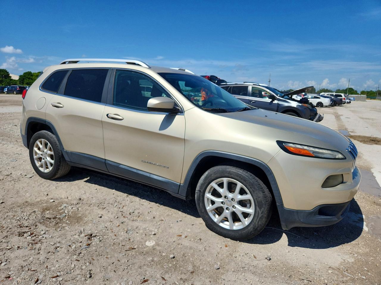 2014 Jeep Cherokee Latitude Beige vin: 1C4PJLCB8EW252934