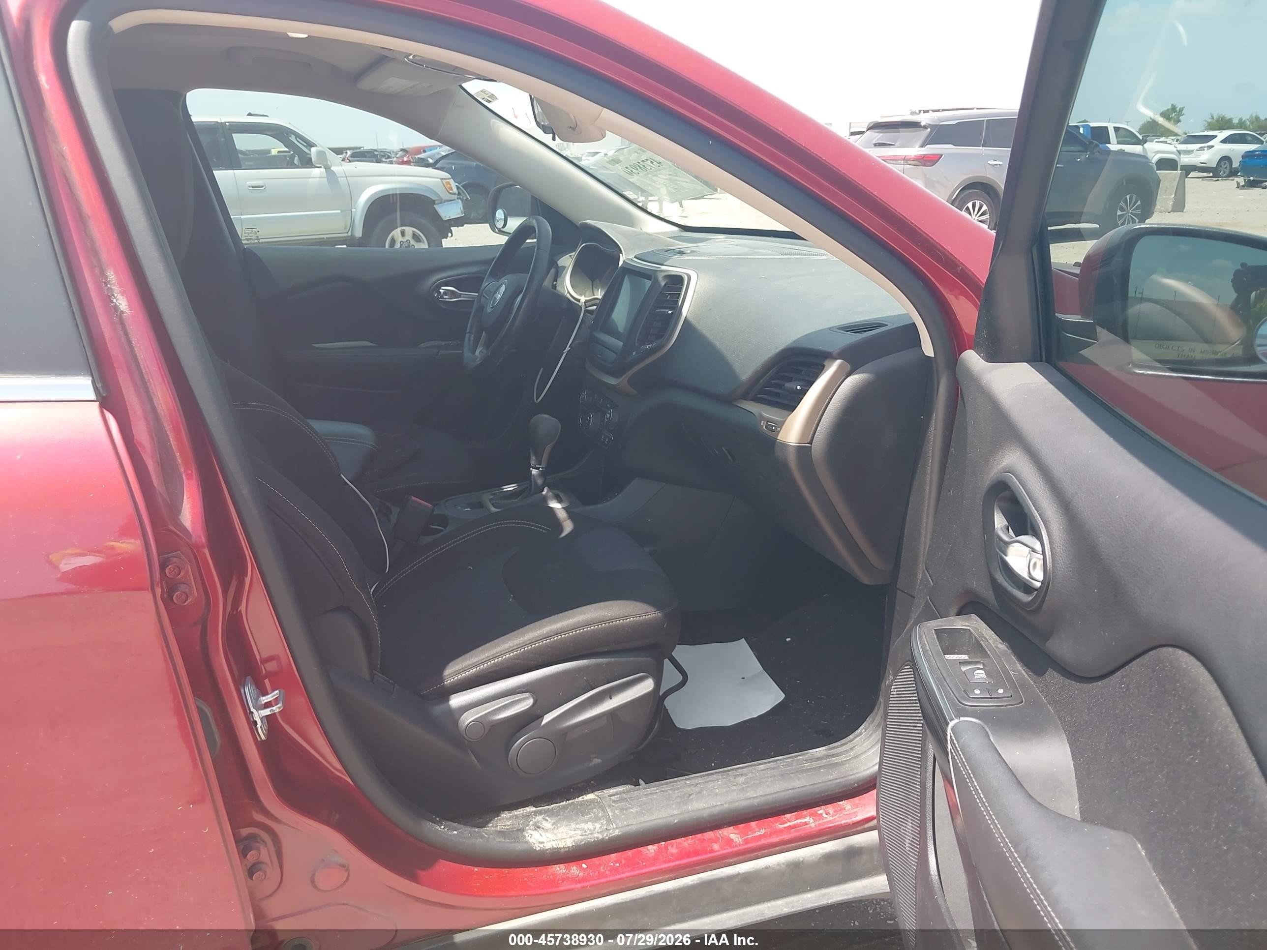 2015 Jeep Cherokee Latitude Red vin: 1C4PJLCB8FW506921