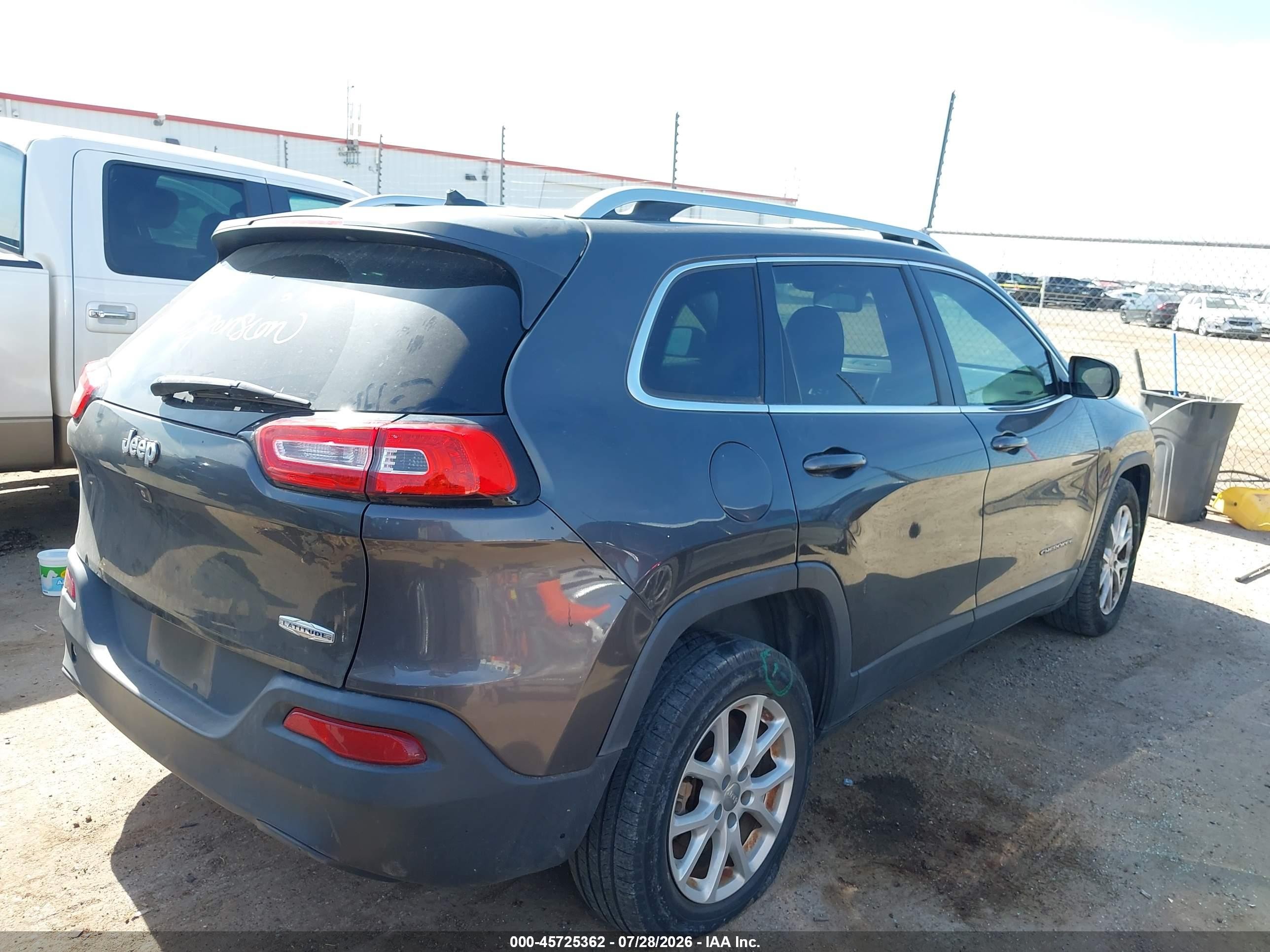 2015 Jeep Cherokee Latitude Gray vin: 1C4PJLCB8FW573020