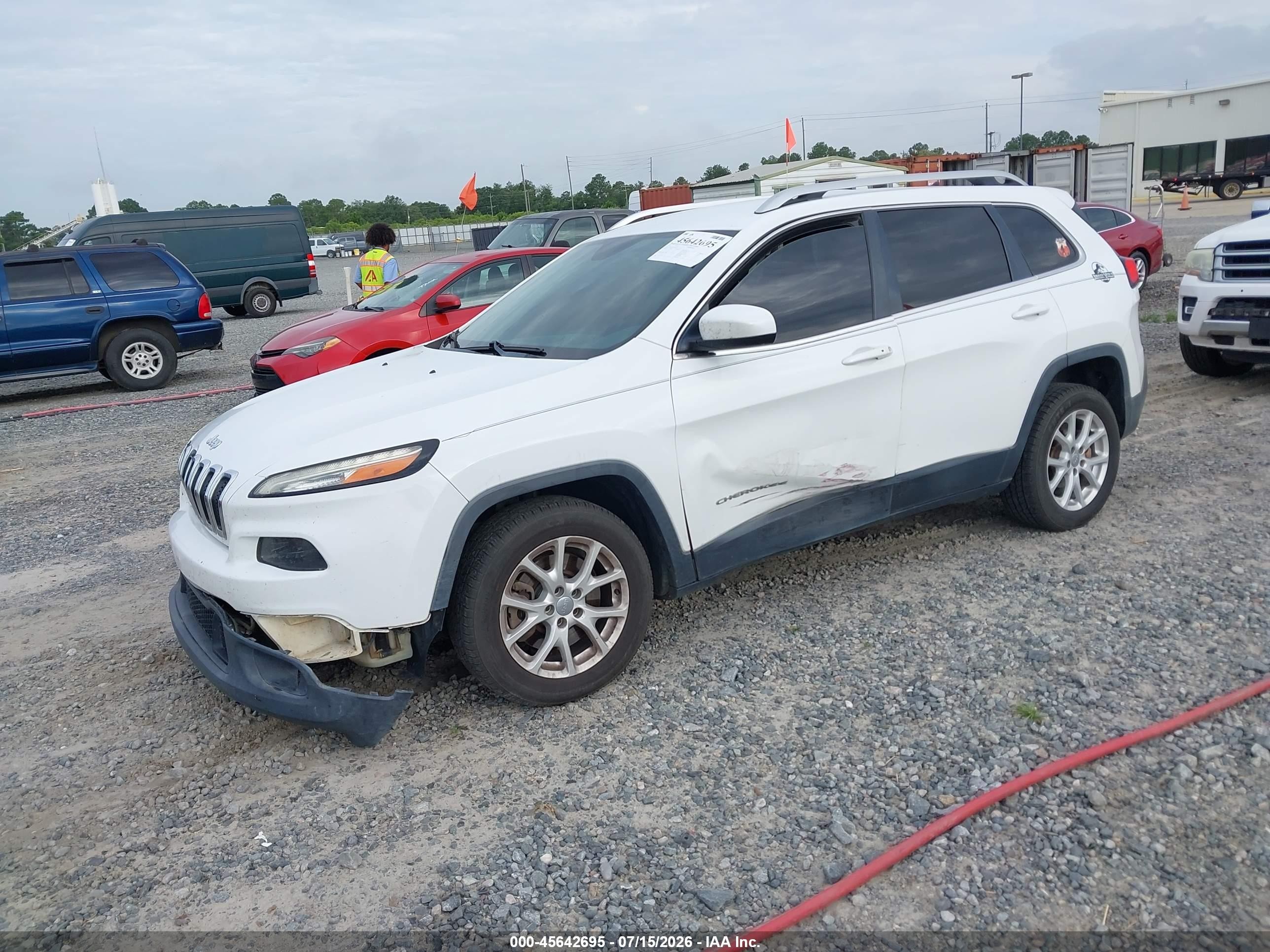 2015 Jeep Cherokee Latitude White vin: 1C4PJLCB8FW602533