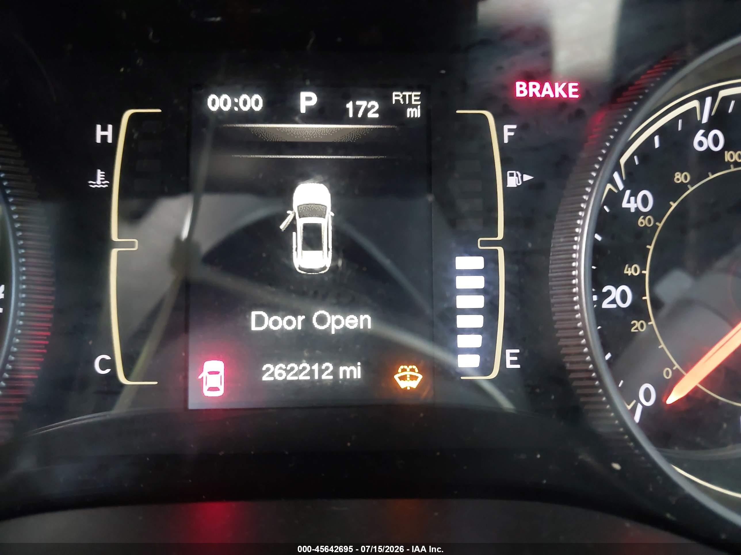 2015 Jeep Cherokee Latitude White vin: 1C4PJLCB8FW602533