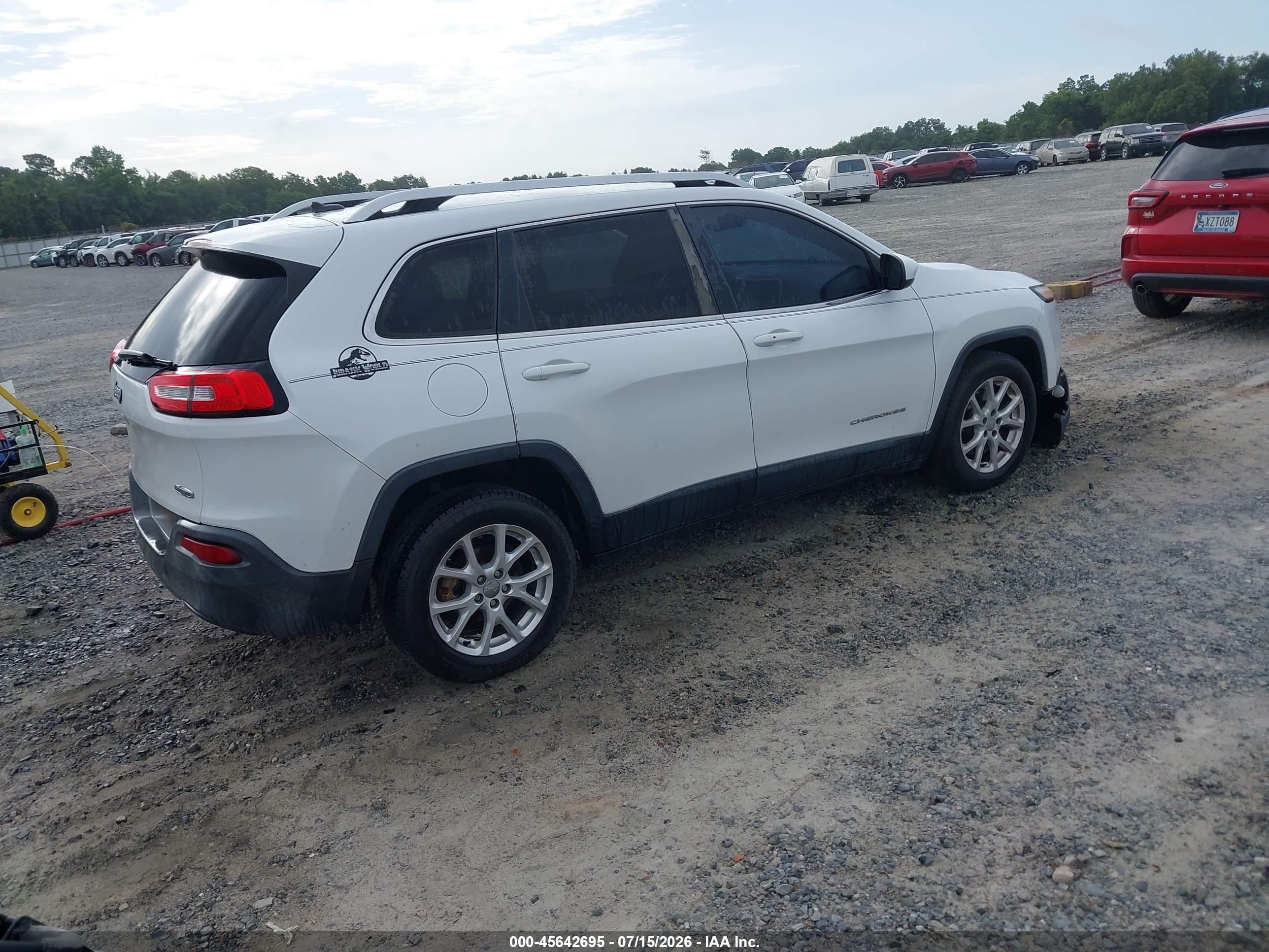 2015 Jeep Cherokee Latitude White vin: 1C4PJLCB8FW602533