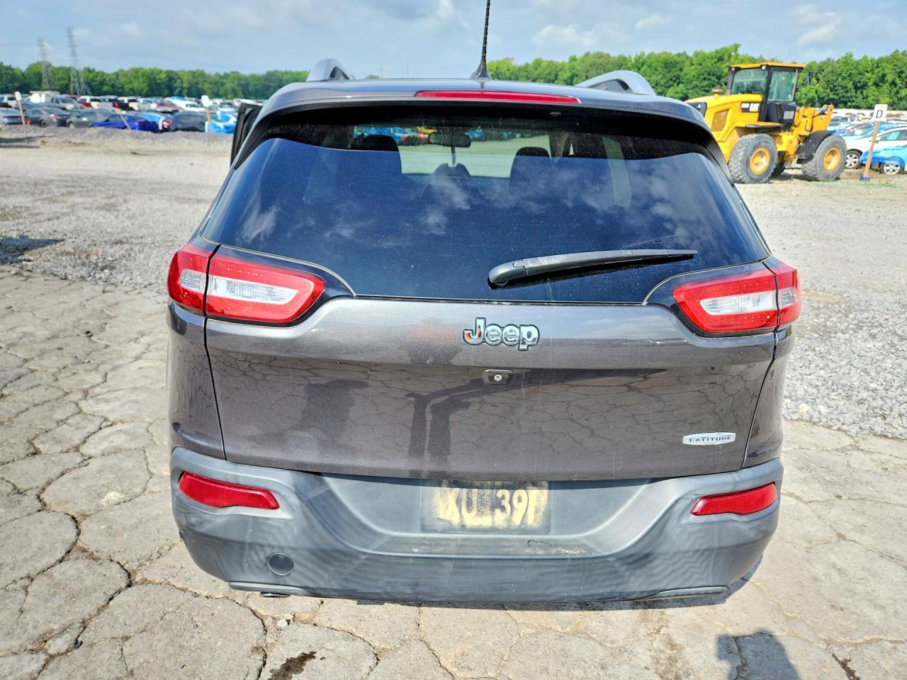 2015 Jeep Cherokee Latitude Gray vin: 1C4PJLCB8FW689835