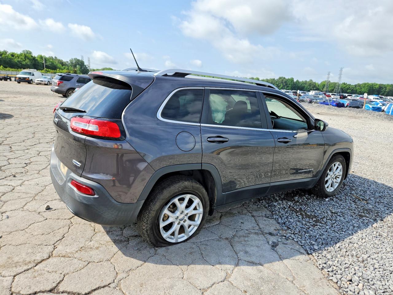 2015 Jeep Cherokee Latitude Gray vin: 1C4PJLCB8FW689835