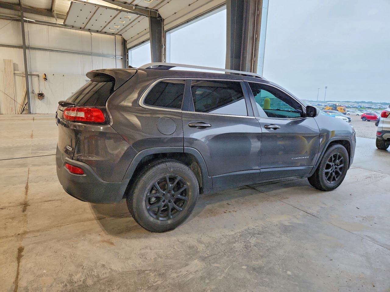 2015 Jeep Cherokee Latitude Gray vin: 1C4PJLCB8FW695473