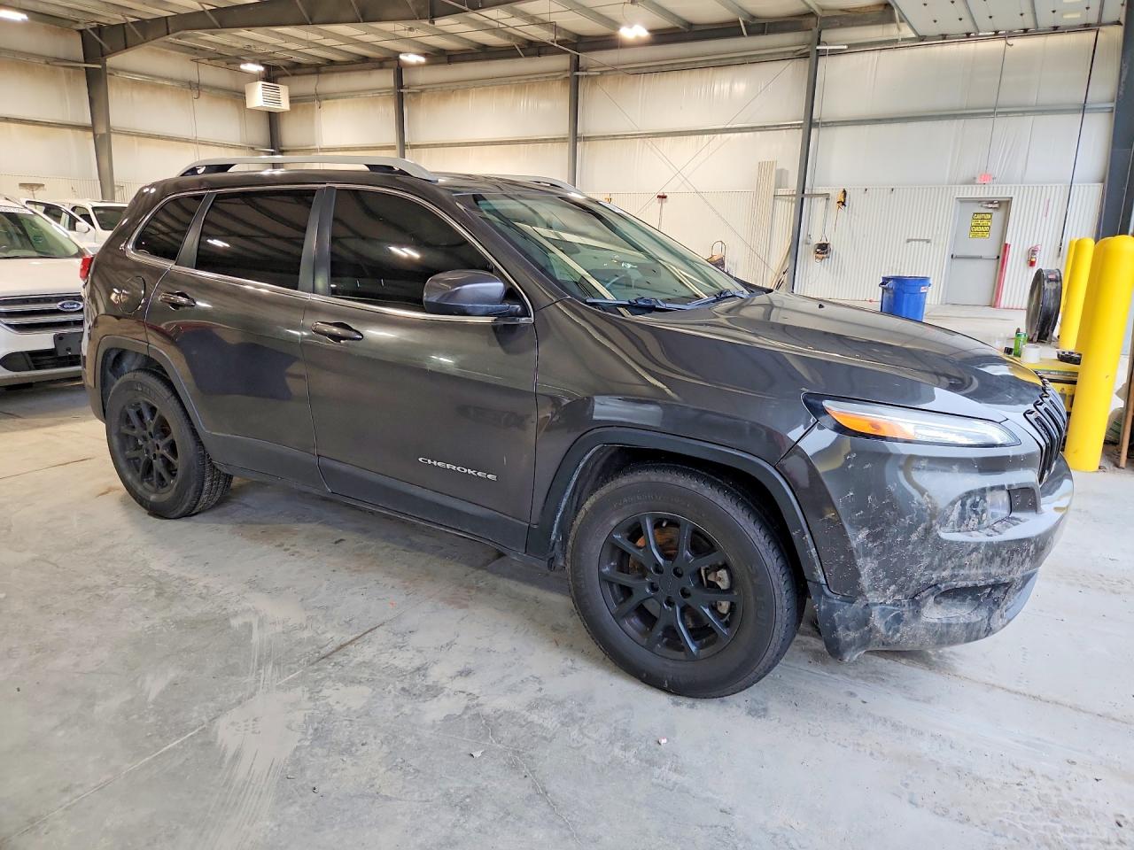 2015 Jeep Cherokee Latitude Gray vin: 1C4PJLCB8FW695473