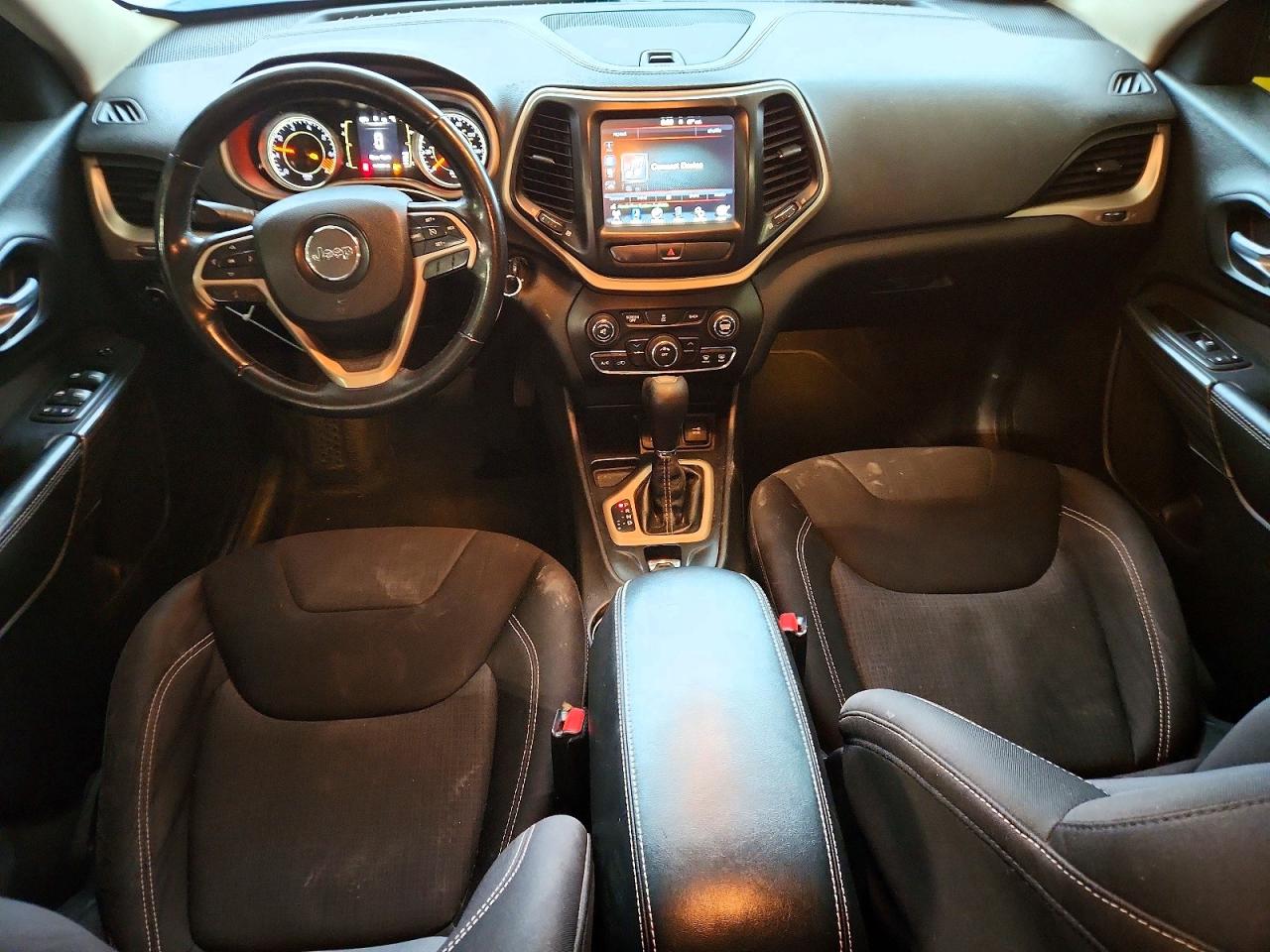 2015 Jeep Cherokee Latitude Gray vin: 1C4PJLCB8FW695473