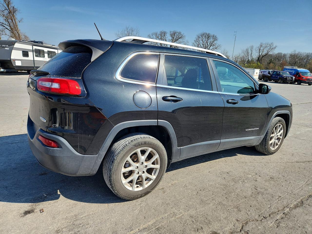 2015 Jeep Cherokee Latitude Black vin: 1C4PJLCB8FW700123