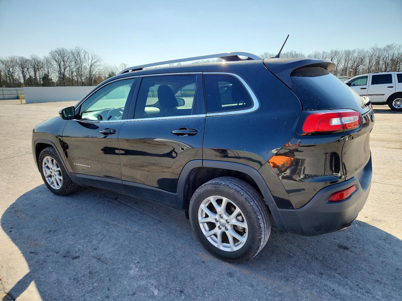 2015 Jeep Cherokee Latitude Black vin: 1C4PJLCB8FW700123