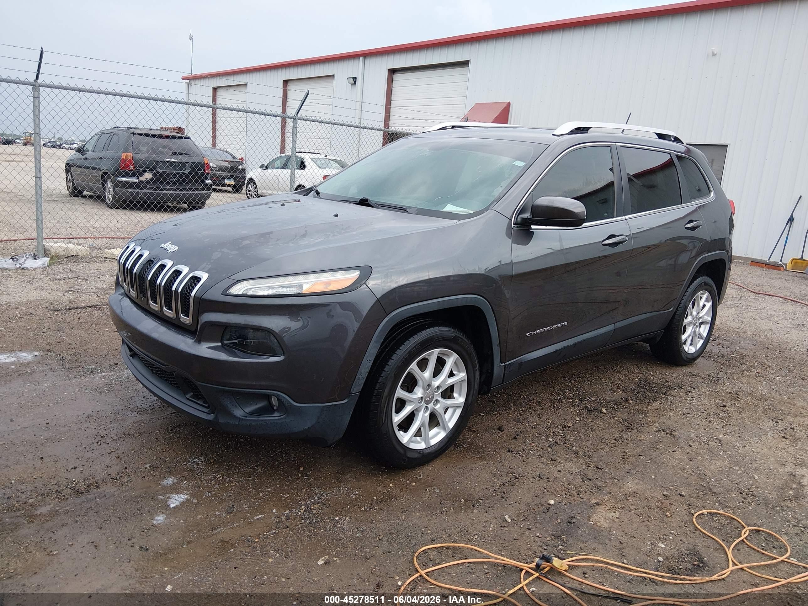2015 Jeep Cherokee Latitude Gray vin: 1C4PJLCB8FW700140