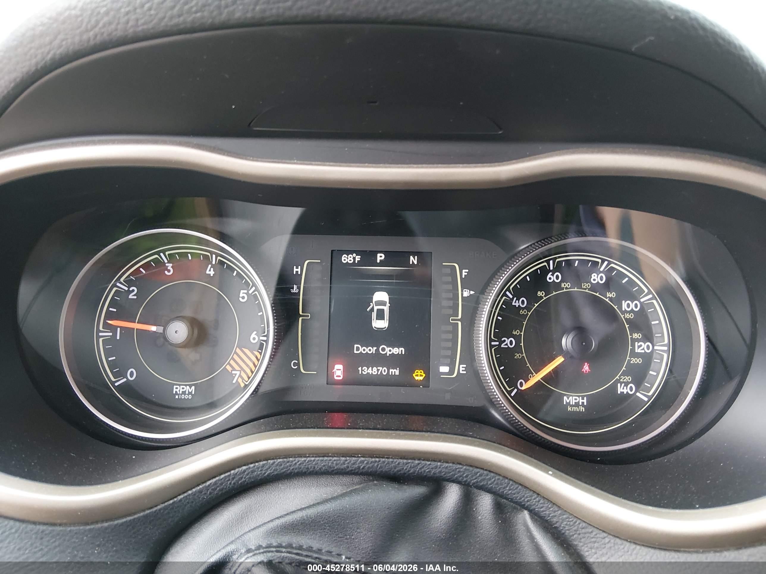 2015 Jeep Cherokee Latitude Gray vin: 1C4PJLCB8FW700140