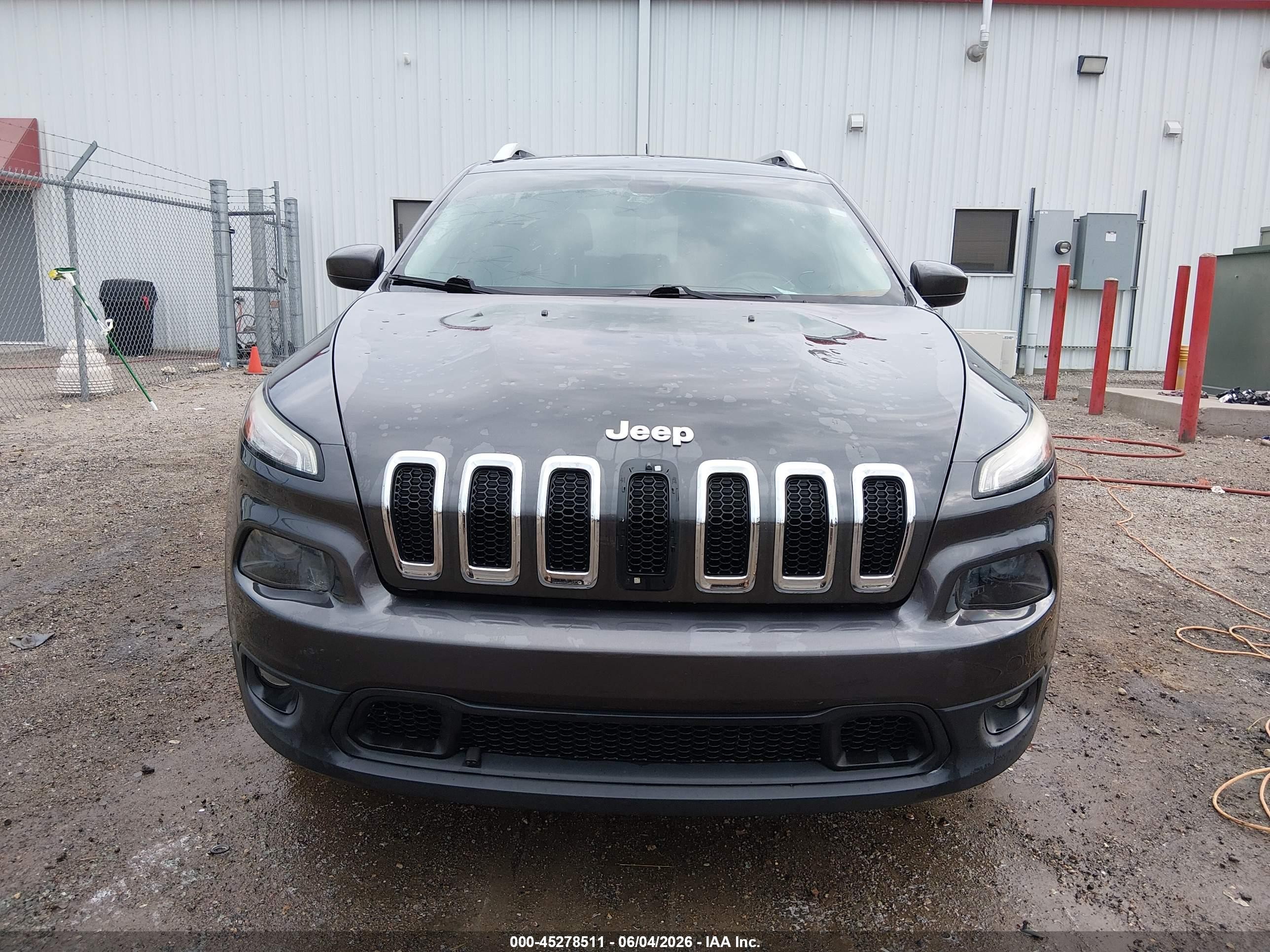 2015 Jeep Cherokee Latitude Gray vin: 1C4PJLCB8FW700140