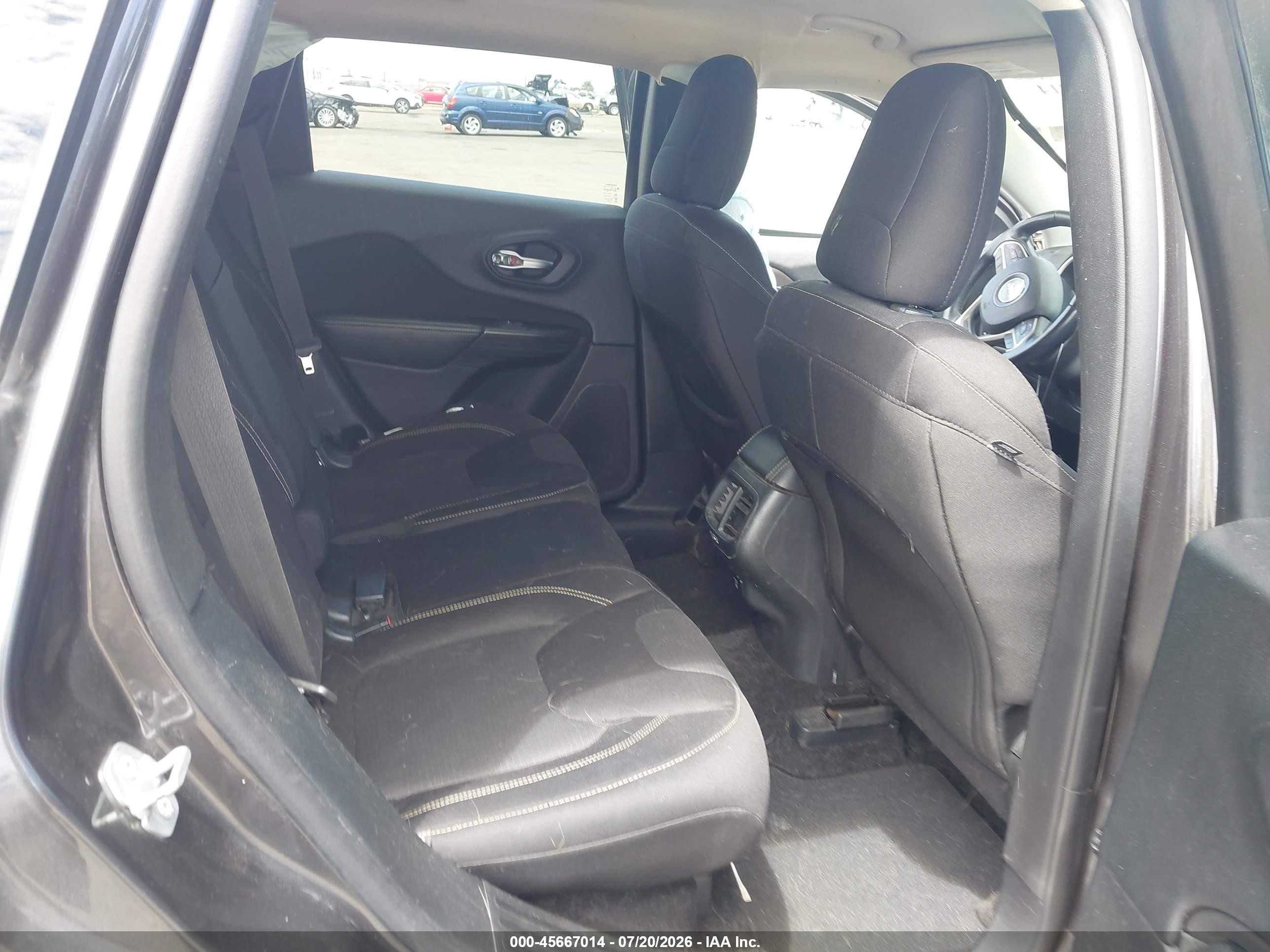 2015 Jeep Cherokee Latitude Серый vin: 1C4PJLCB8FW706214