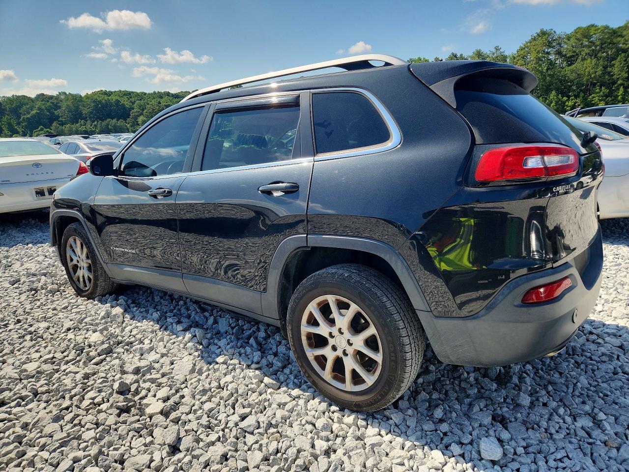 2016 Jeep Cherokee Latitude Black vin: 1C4PJLCB8GW207799