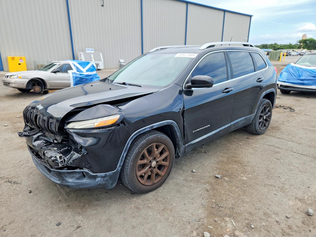 2016 Jeep Cherokee Latitude Black vin: 1C4PJLCB8GW291400