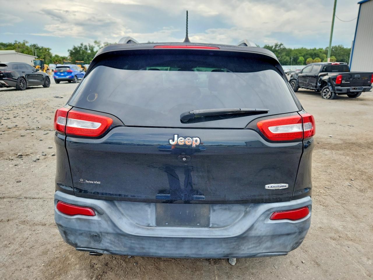 2016 Jeep Cherokee Latitude Black vin: 1C4PJLCB8GW291400