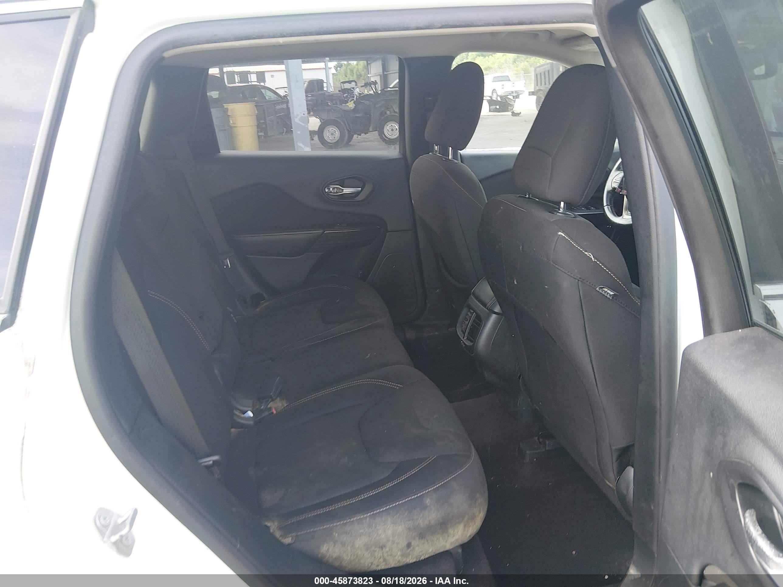 2016 Jeep Cherokee Latitude Белый vin: 1C4PJLCB8GW351739