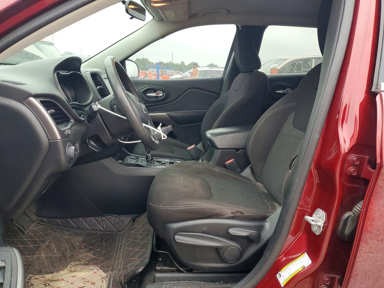 2019 Jeep Cherokee Latitude Бордовый vin: 1C4PJLCB8KD296777