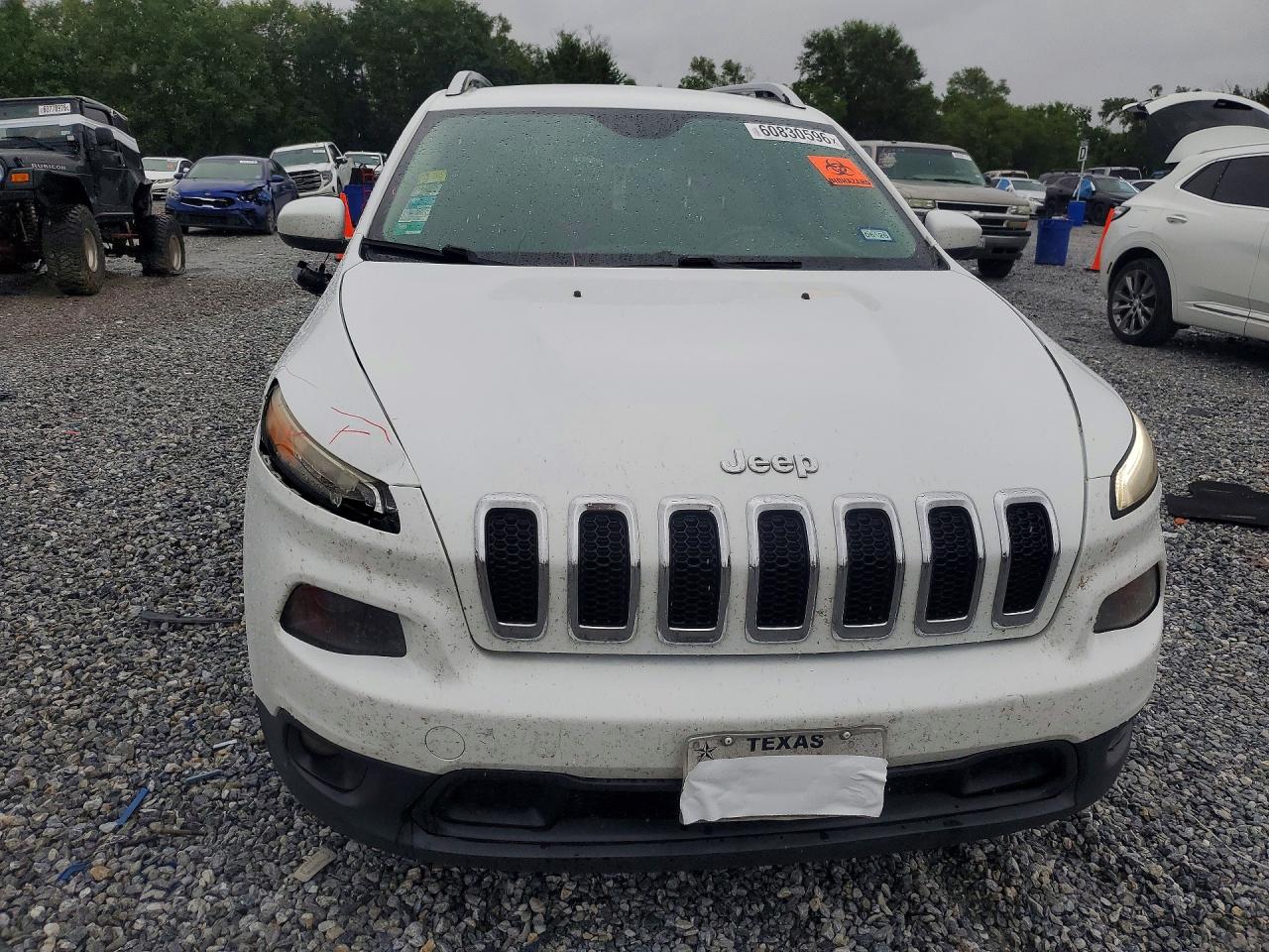 2014 Jeep Cherokee Latitude White vin: 1C4PJLCB9EW101746