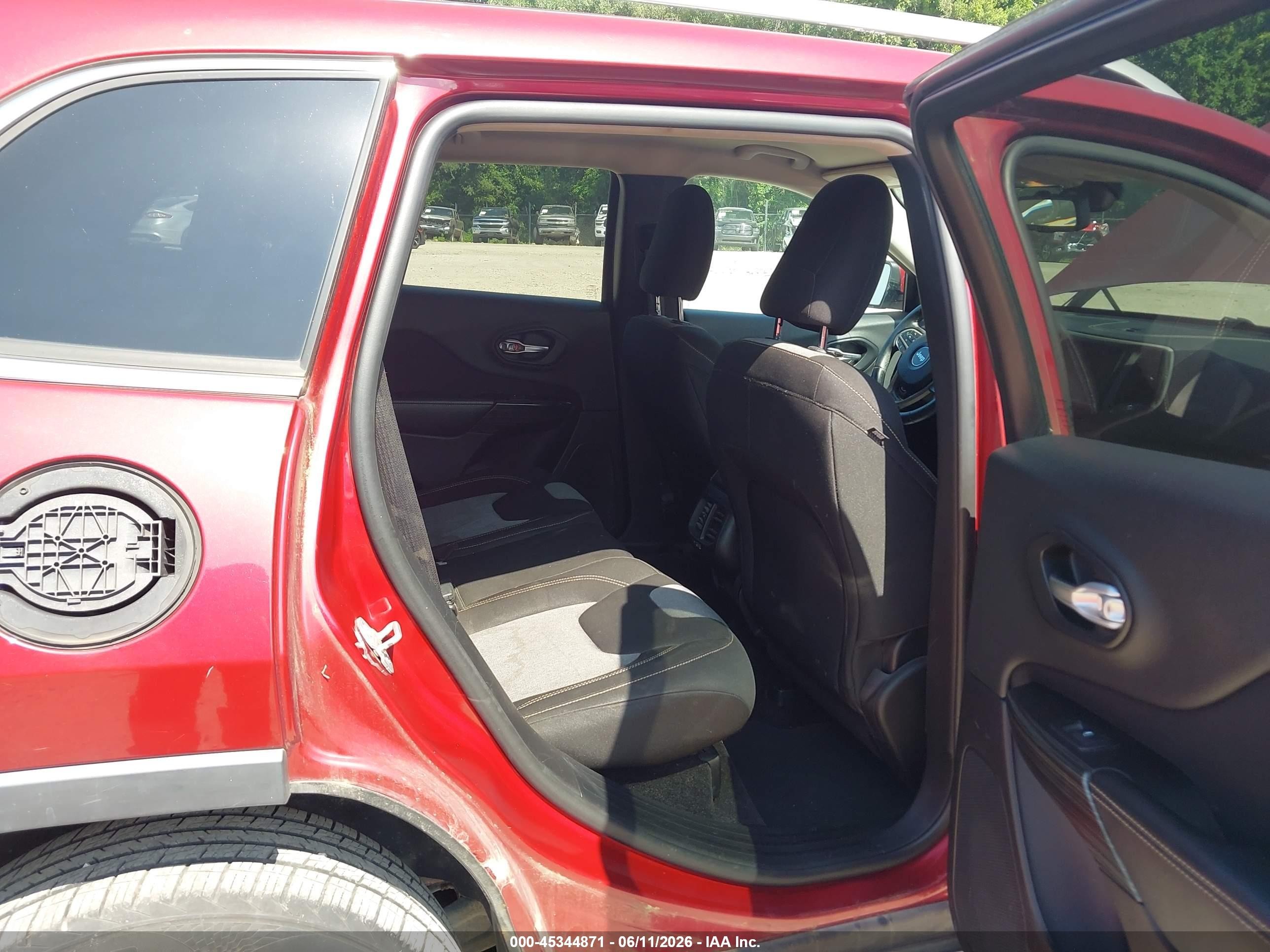 2014 Jeep Cherokee Latitude Red vin: 1C4PJLCB9EW154706