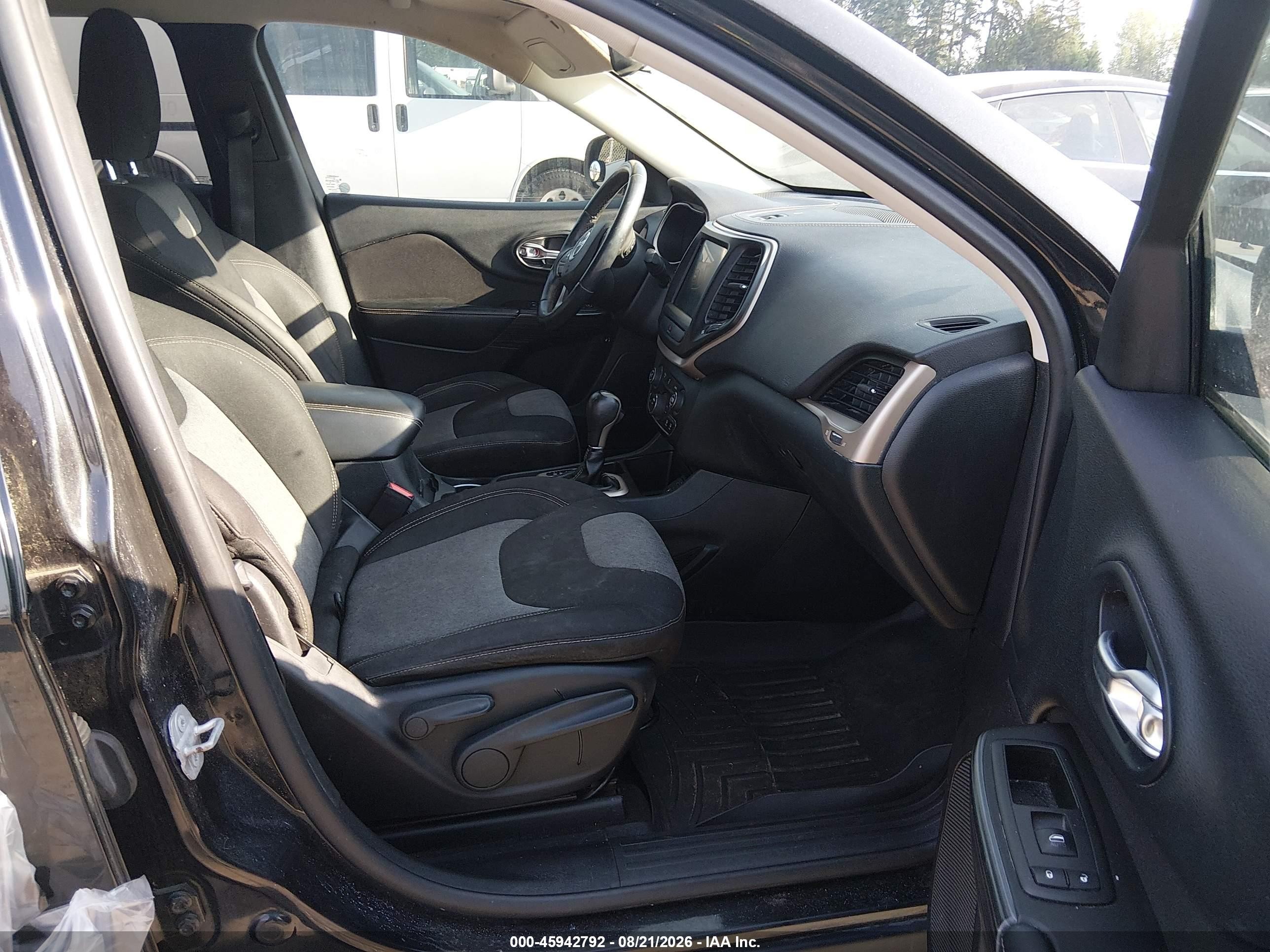 2014 Jeep Cherokee Latitude Черный vin: 1C4PJLCB9EW205881