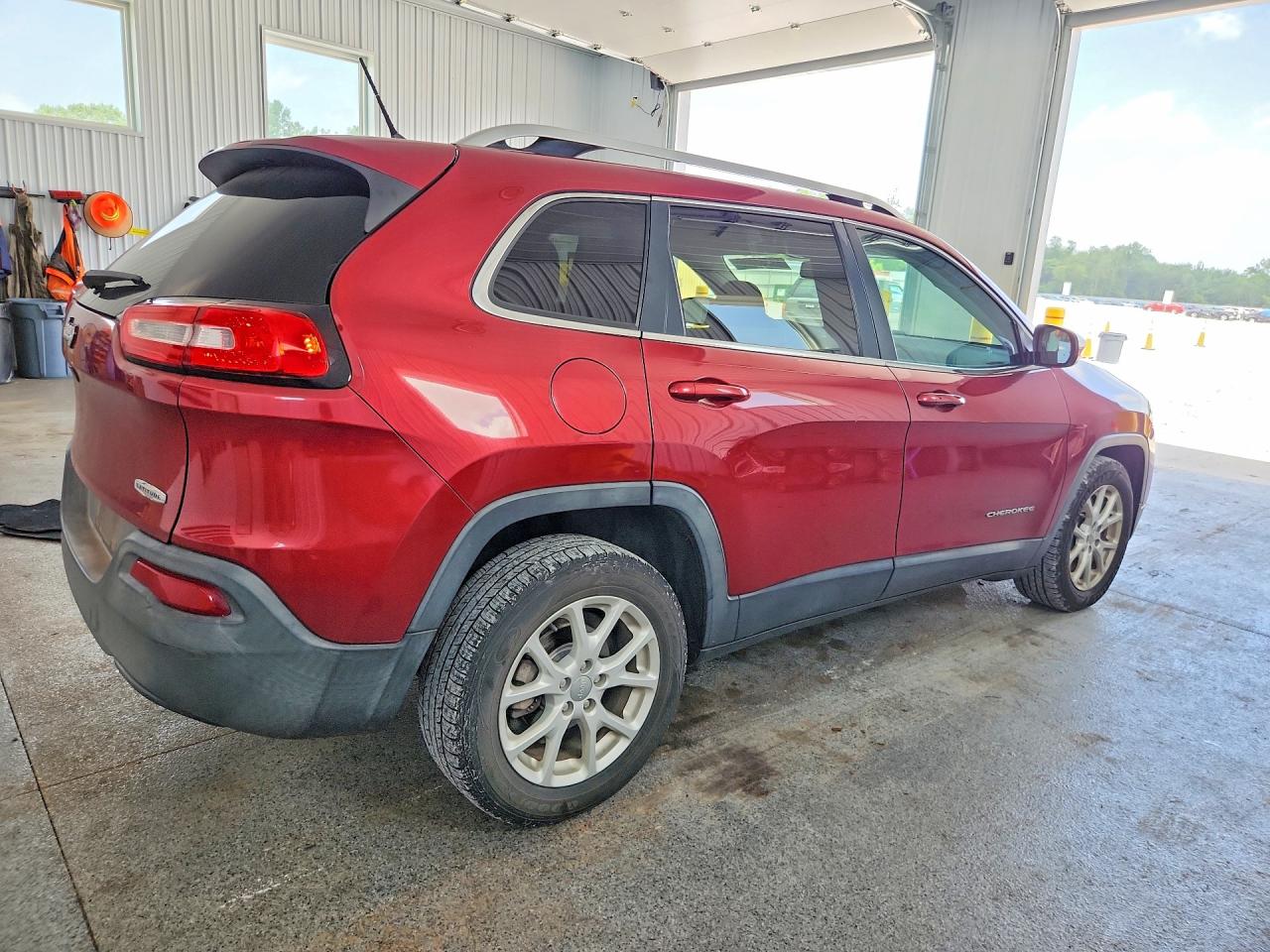 2014 Jeep Cherokee Latitude Burgundy vin: 1C4PJLCB9EW249556