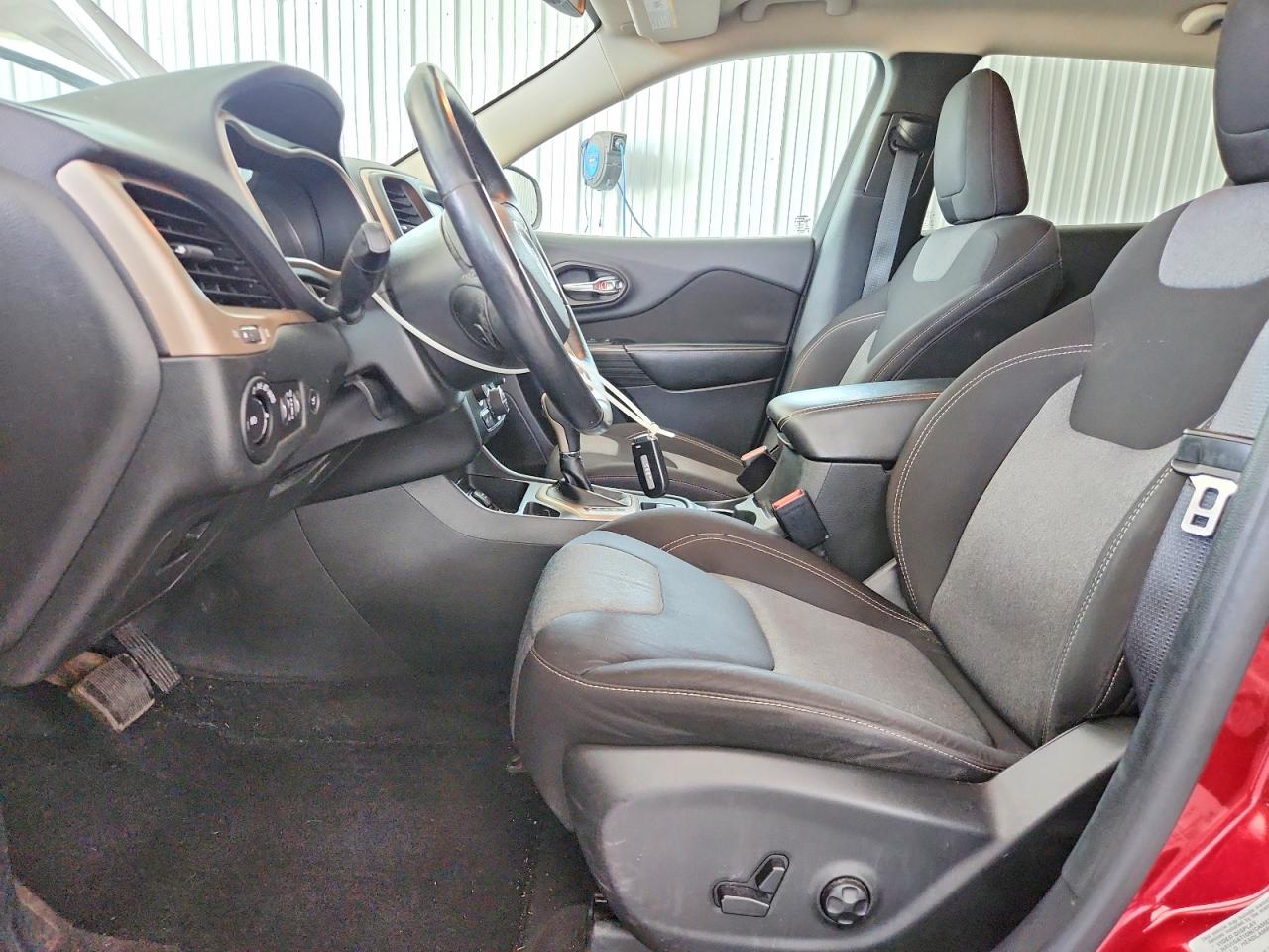 2014 Jeep Cherokee Latitude Burgundy vin: 1C4PJLCB9EW249556