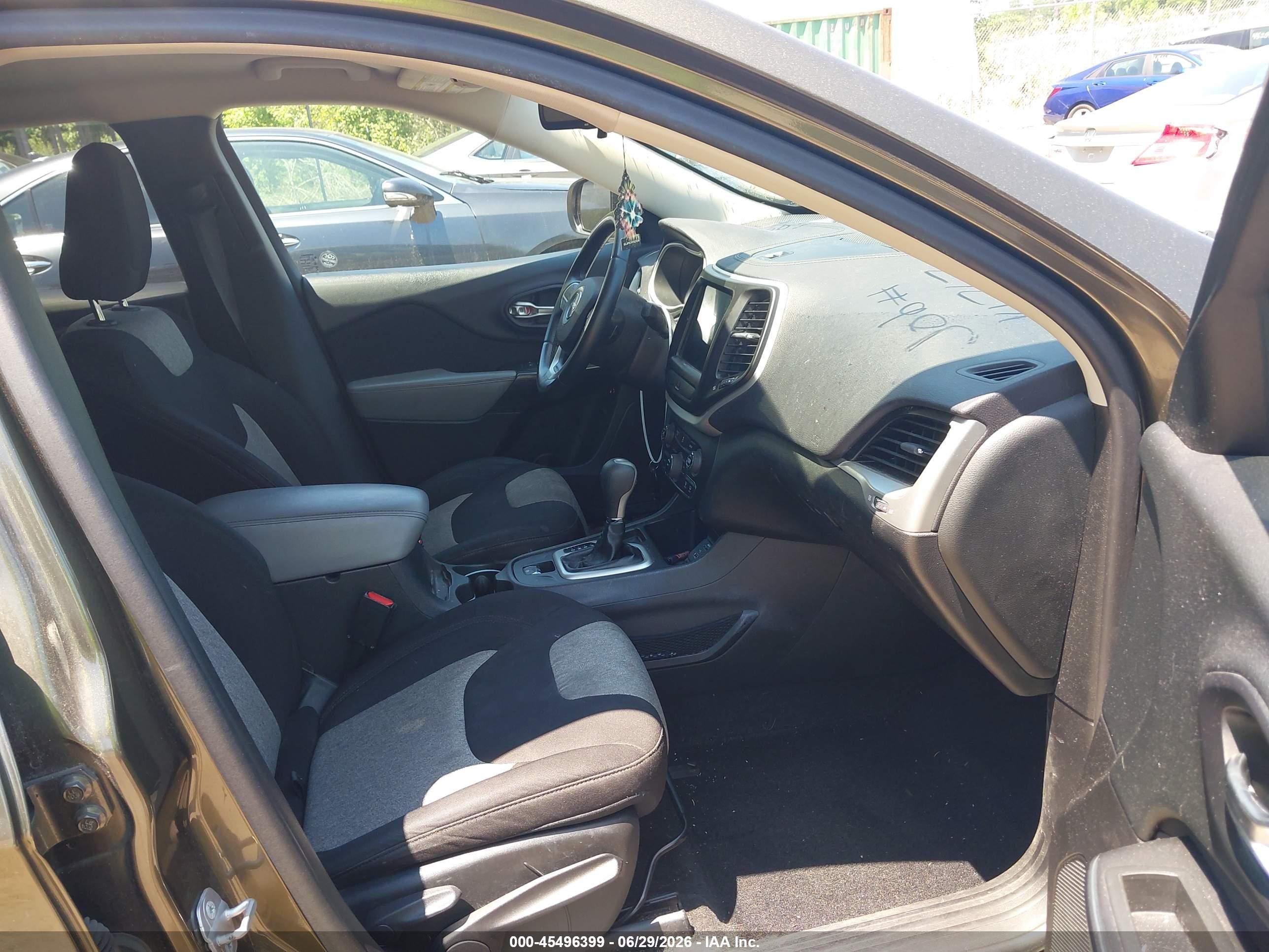 2014 Jeep Cherokee Latitude Серый vin: 1C4PJLCB9EW302854