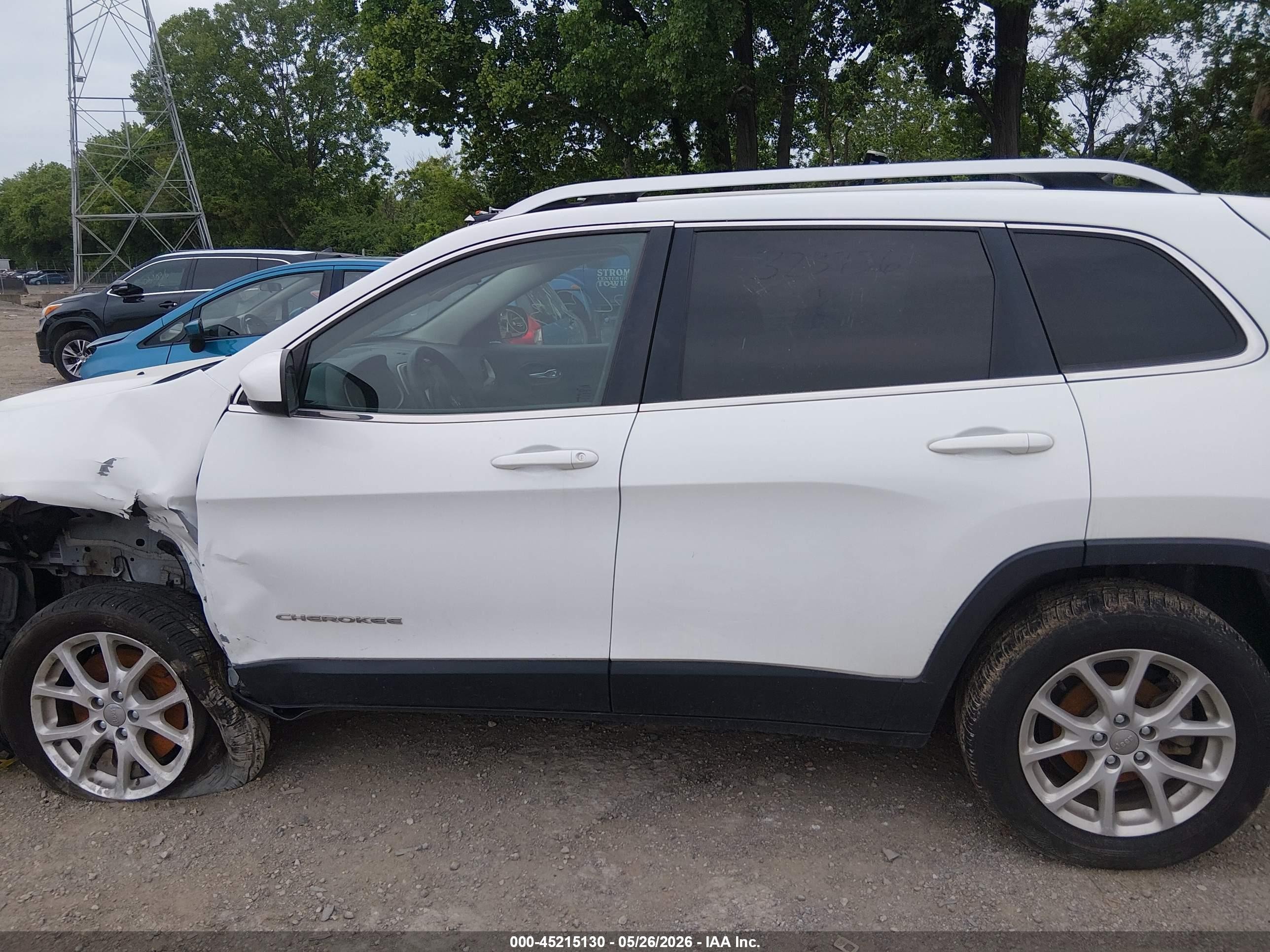 2014 Jeep Cherokee Latitude White vin: 1C4PJLCB9EW323736
