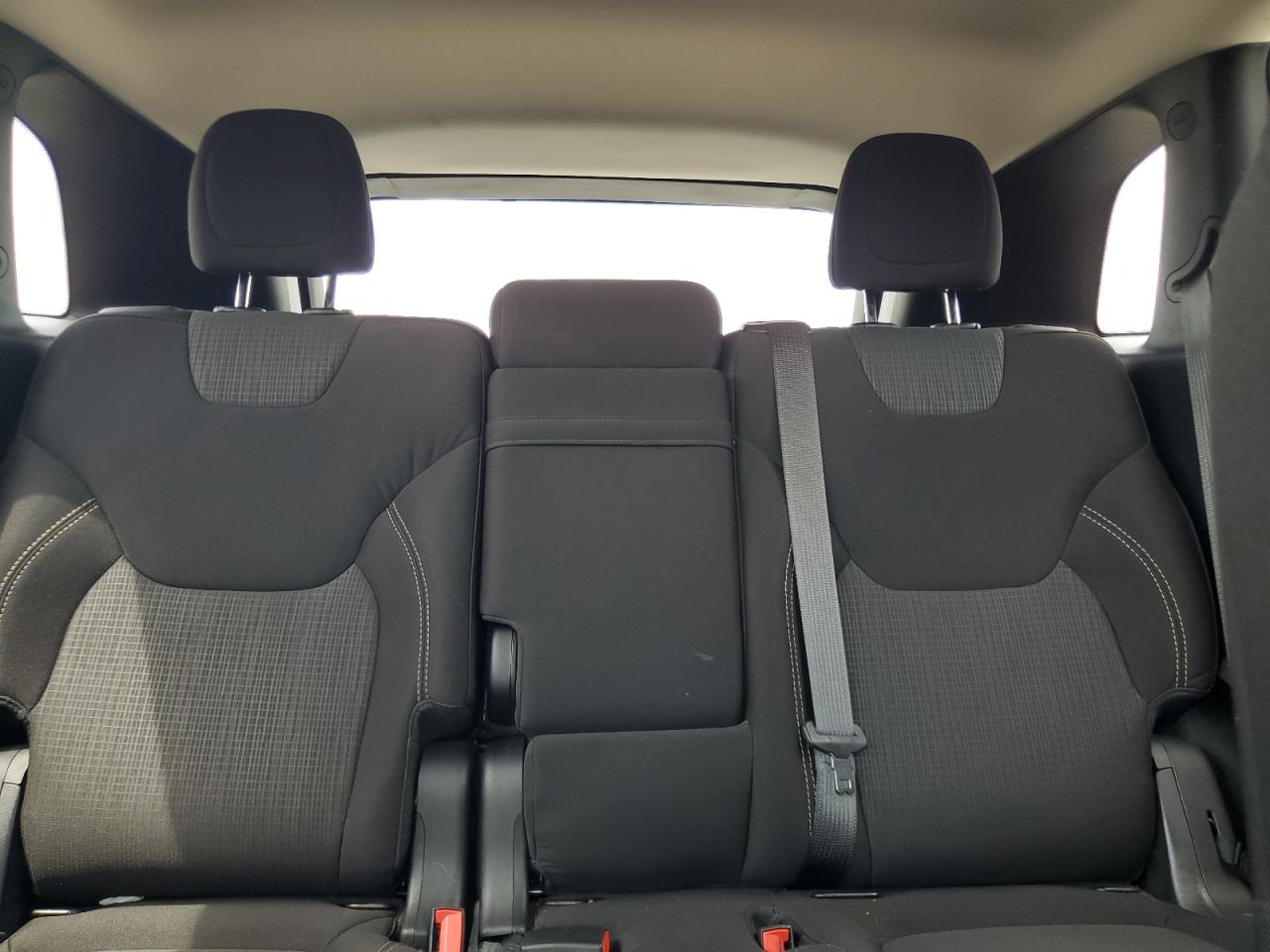 2015 Jeep Cherokee Latitude Gray vin: 1C4PJLCB9FW532590